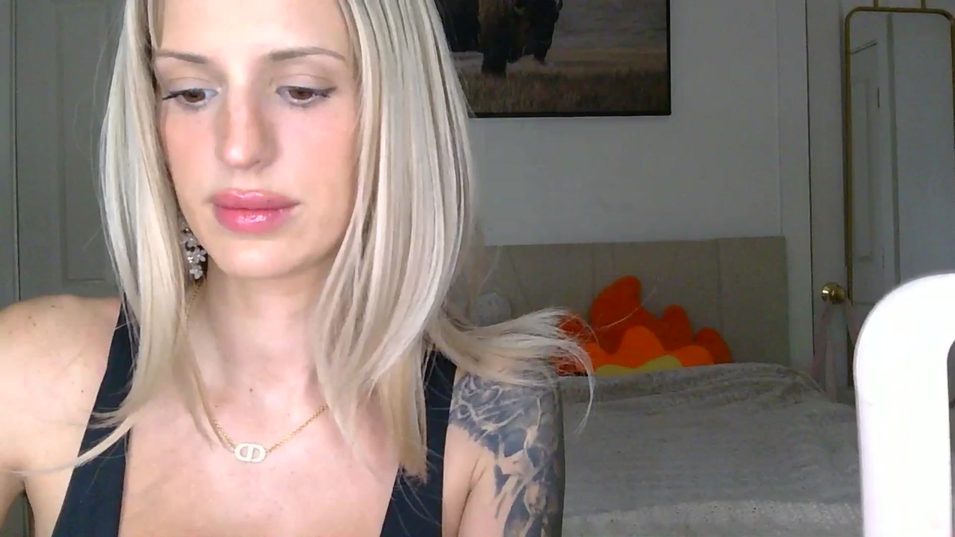 Gallery image thumbnail from HaileyWinters's myfreecams stream on, 04/29/2026, 09:15 image 15 of 20