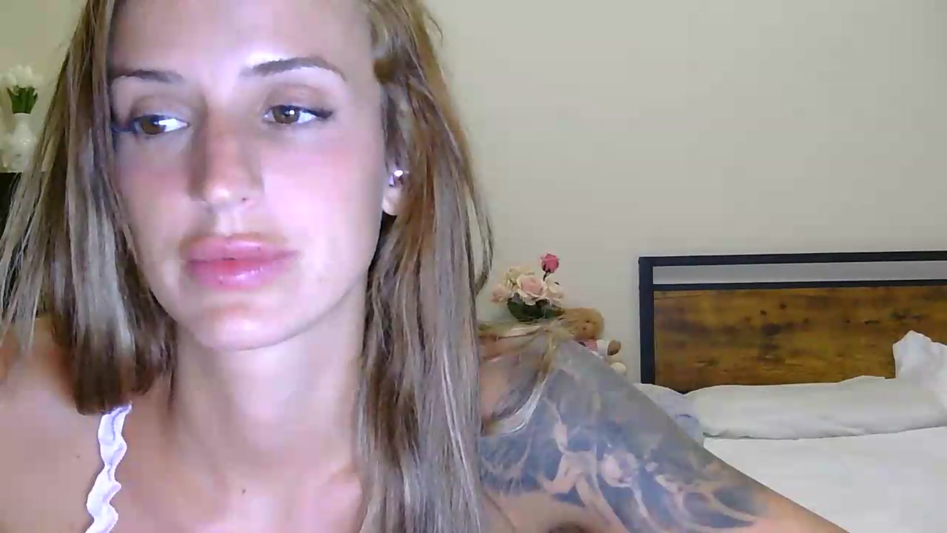 Gallery image thumbnail from HaileyWinters's myfreecams stream on, 07/21/2026, 06:57 image 4 of 20