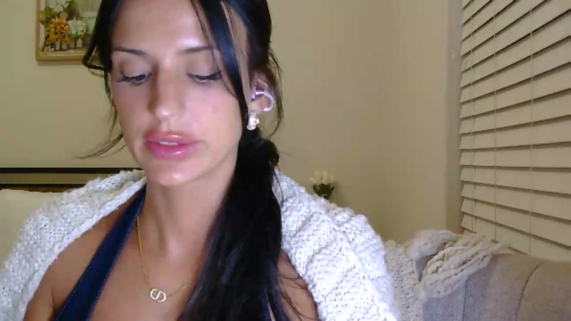 Gallery image thumbnail from HaileyWinters's myfreecams stream on, 08/04/2026, 04:17 image 17 of 20