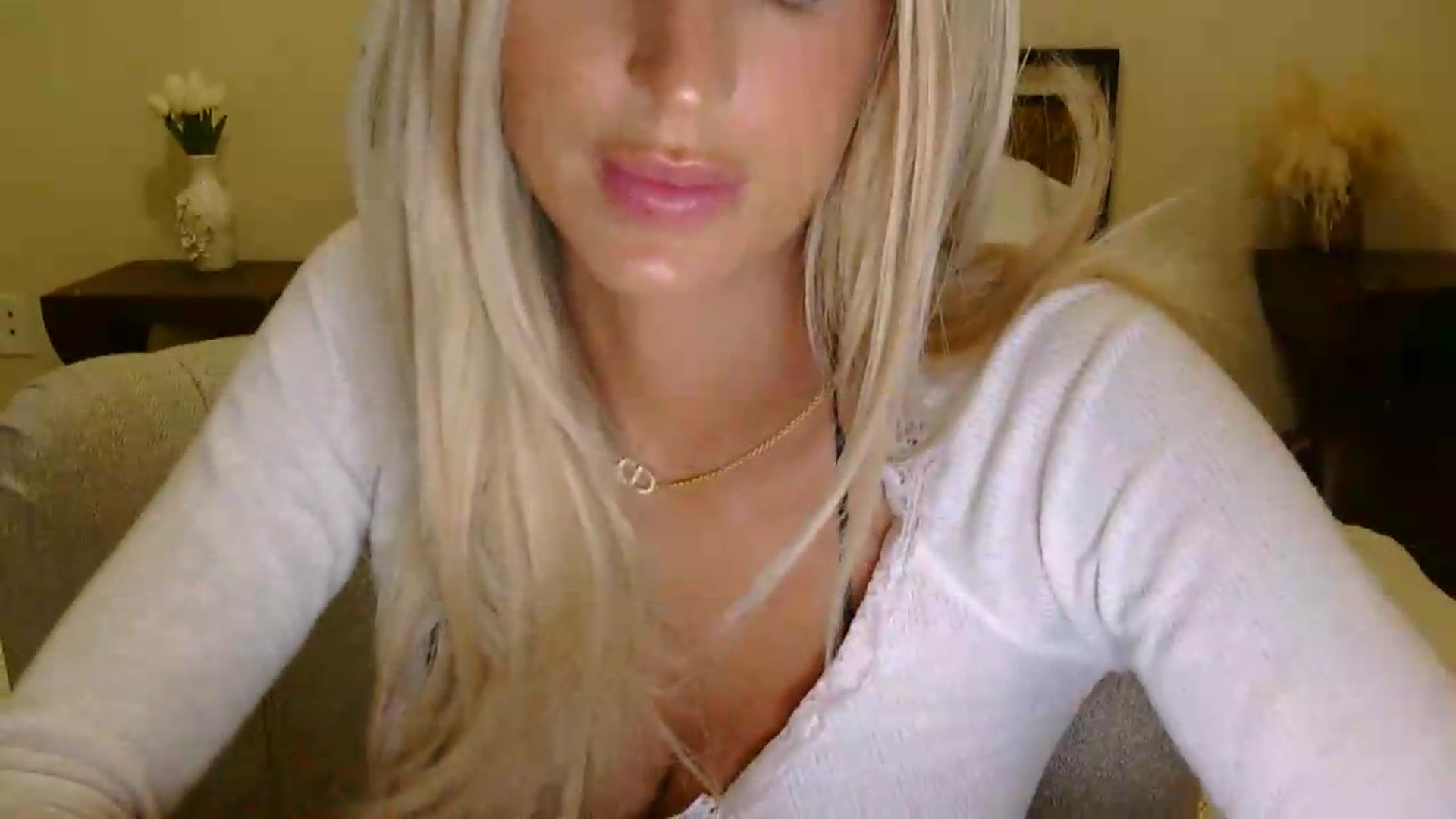 Gallery image thumbnail from HaileyWinters's myfreecams stream on, 08/26/2026, 07:32 image 8 of 20