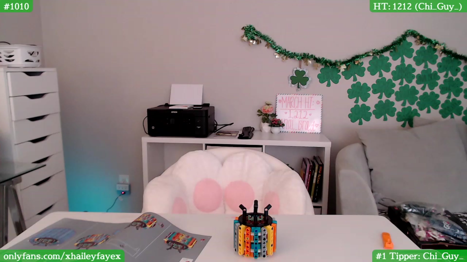 Gallery image thumbnail from Hailey_Faye's myfreecams stream on, 03/08/2023, 04:24 image 8 of 20