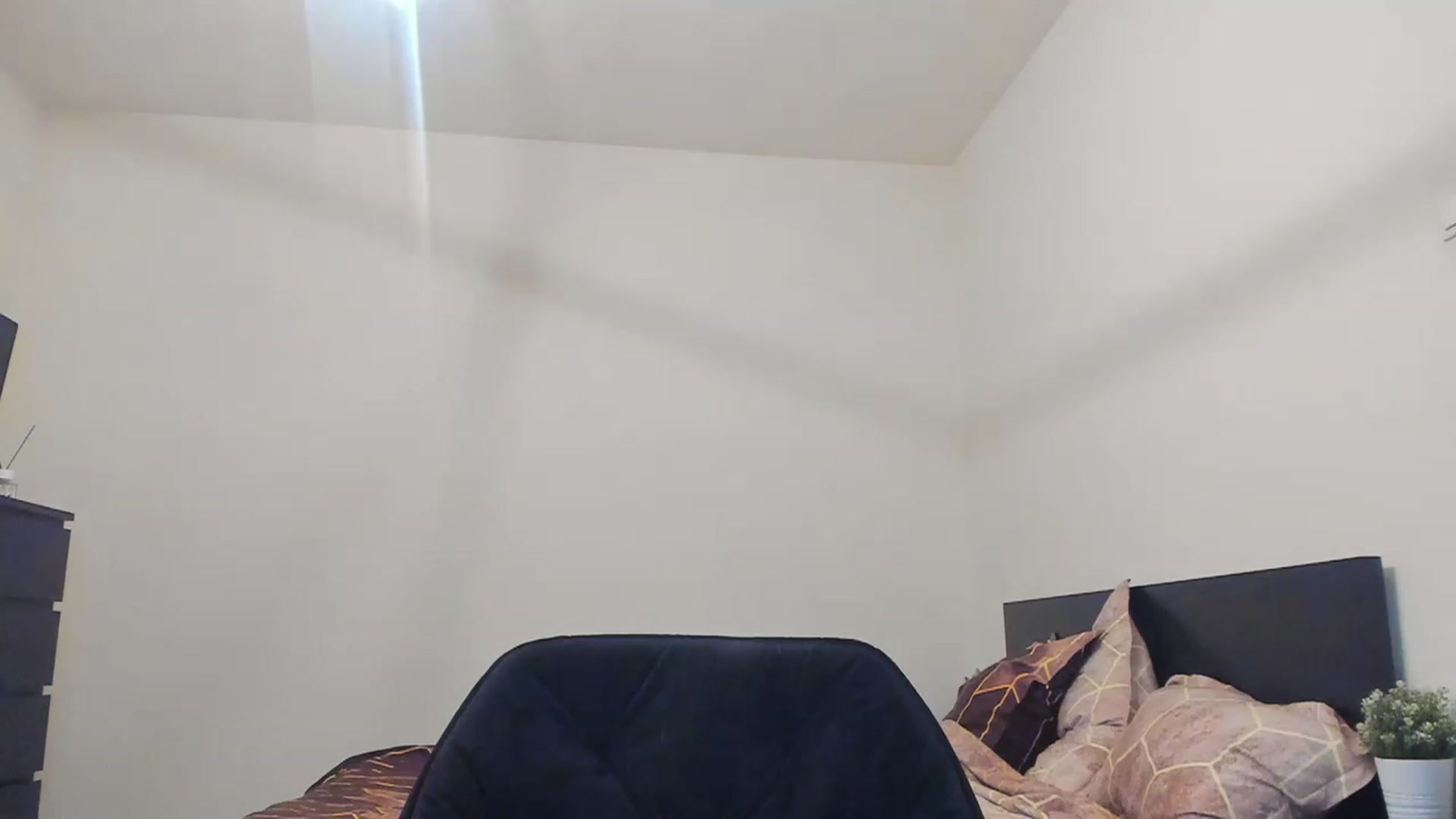 Gallery image thumbnail from Hailey_Honeyy's myfreecams stream on, 12/04/2022, 18:40 image 7 of 20