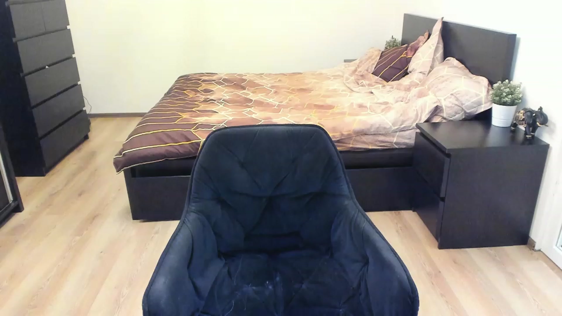 Gallery image thumbnail from Hailey_Honeyy's myfreecams stream on, 12/05/2022, 17:48 image 6 of 20