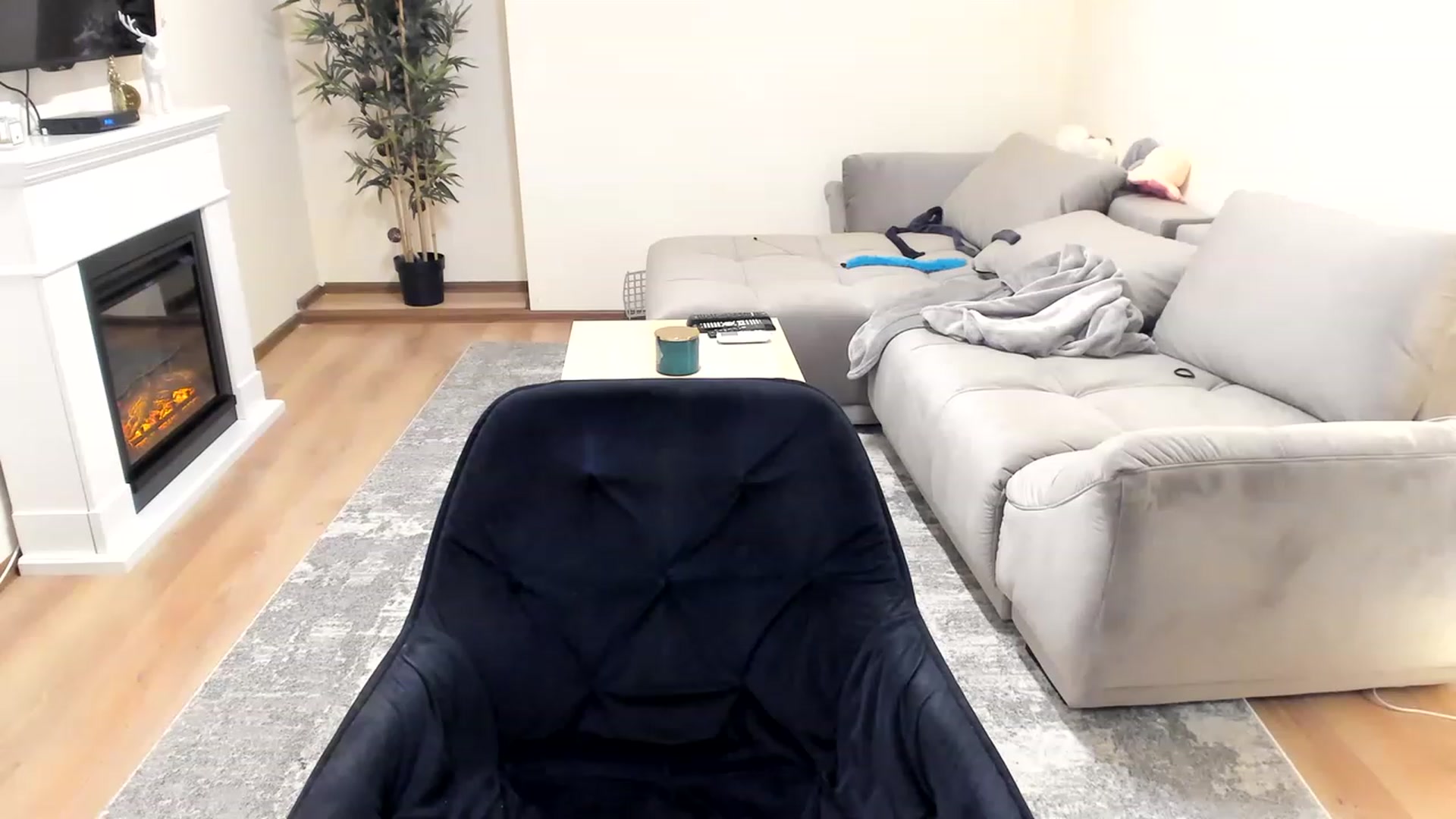 Gallery image thumbnail from Hailey_Honeyy's myfreecams stream on, 03/05/2023, 20:02 image 5 of 20