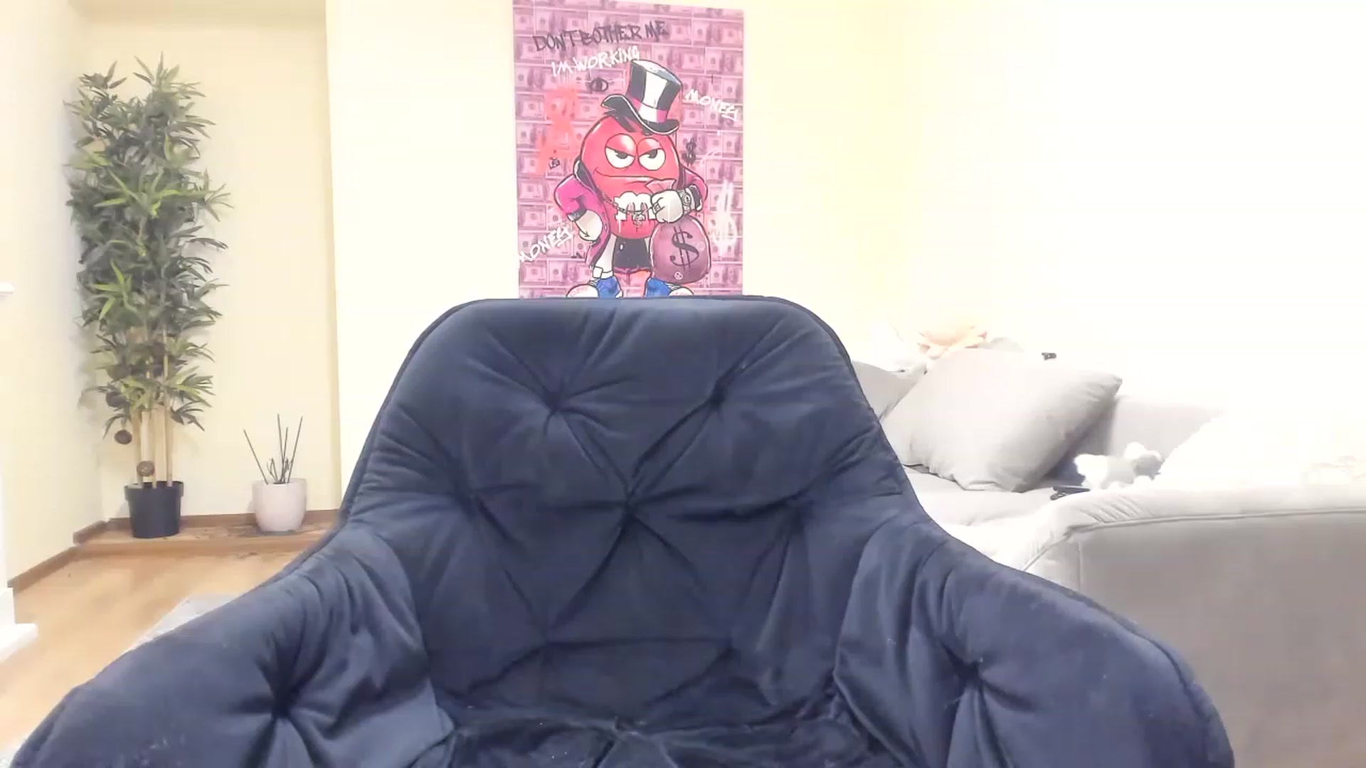 Gallery image thumbnail from Hailey_Honeyy's myfreecams stream on, 04/01/2023, 17:11 image 8 of 20