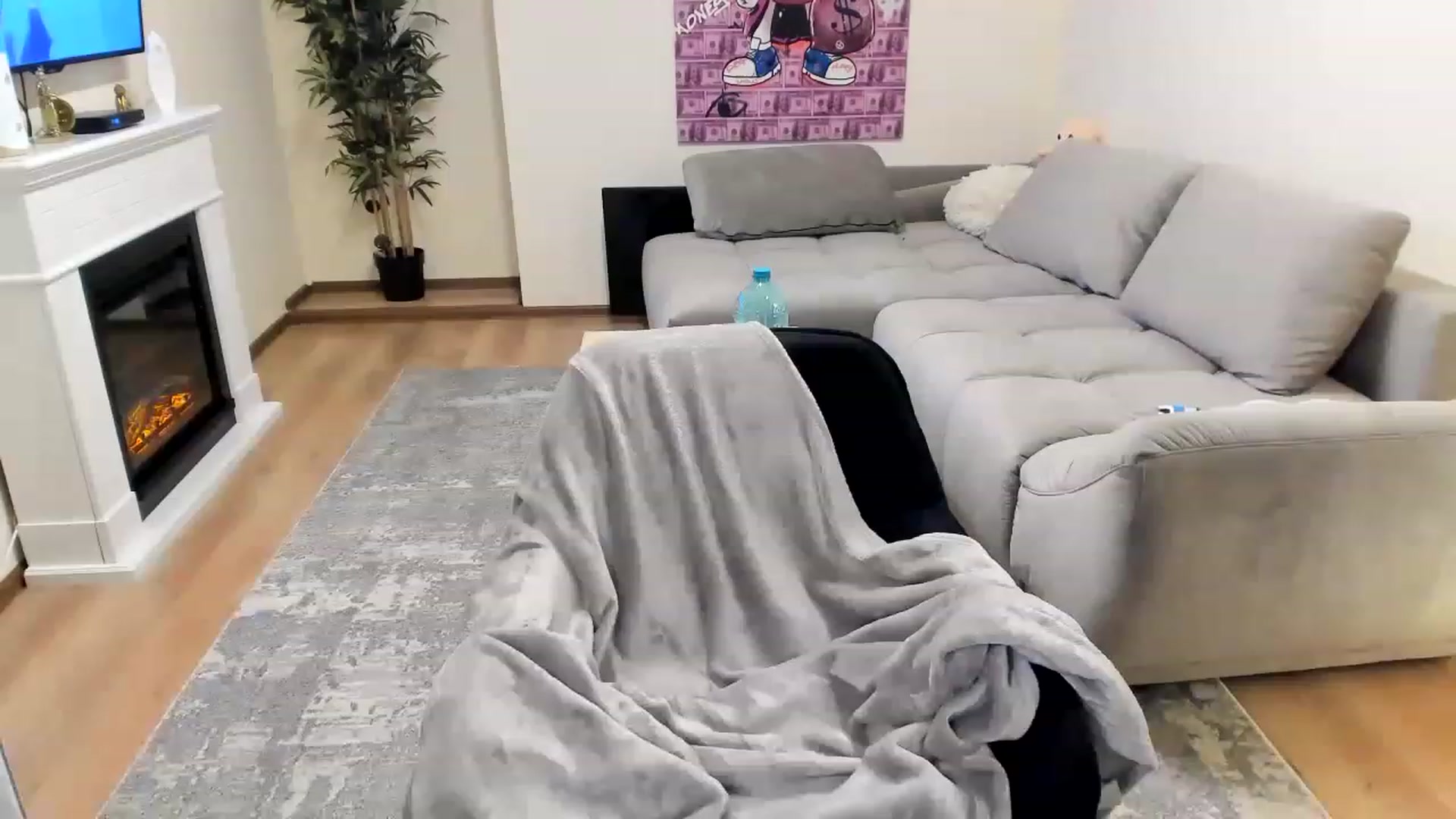 Gallery image thumbnail from Hailey_Honeyy's myfreecams stream on, 06/15/2023, 19:20 image 20 of 20