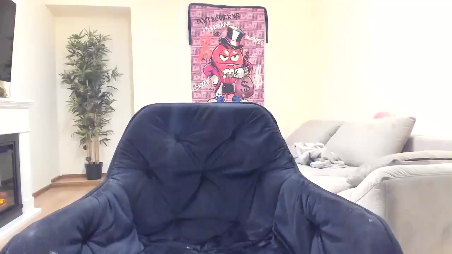 Gallery image thumbnail from Hailey_Honeyy's myfreecams stream on, 07/23/2023, 19:37 image 17 of 20