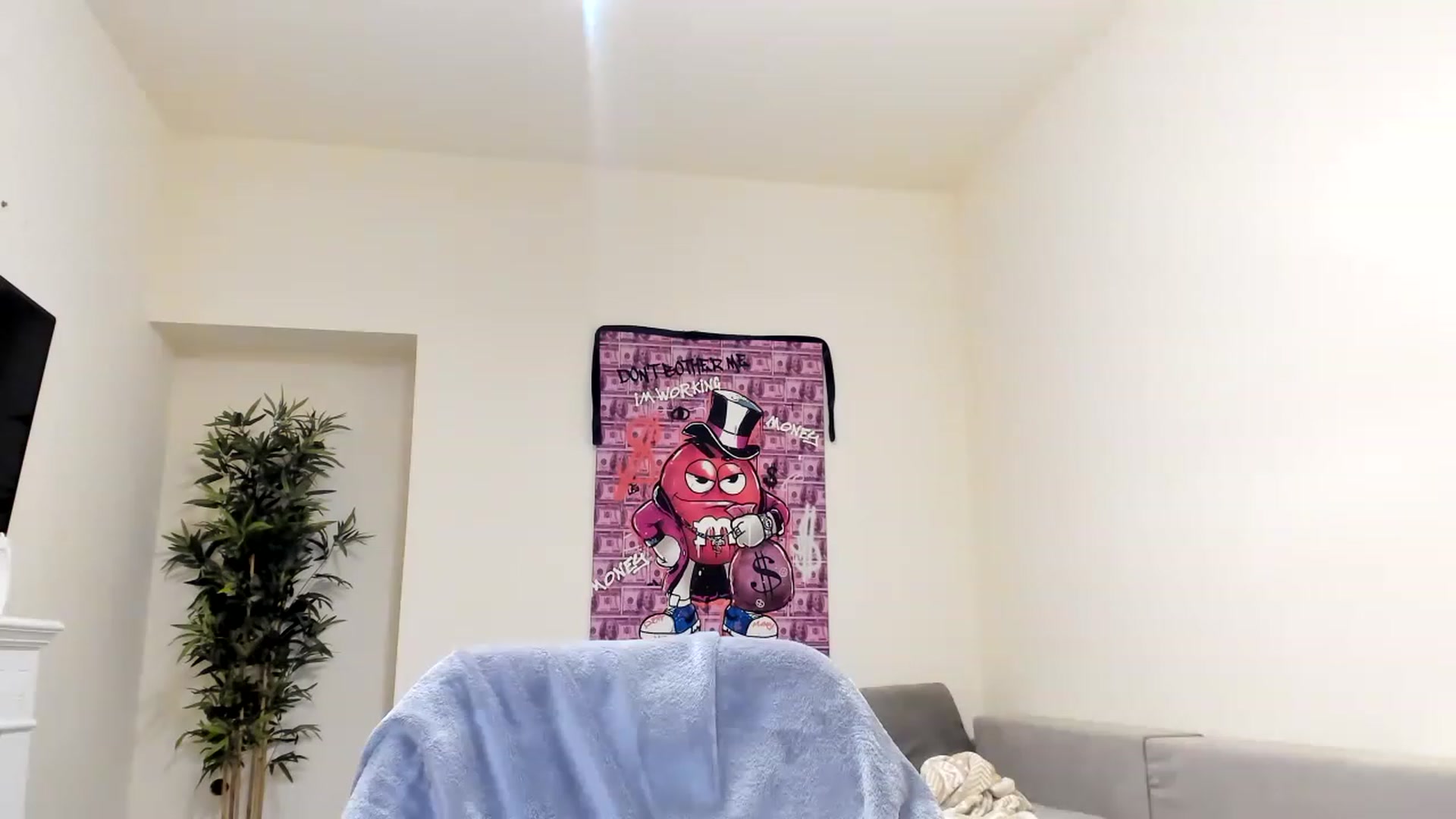 Gallery image thumbnail from Hailey_Honeyy's myfreecams stream on, 08/05/2023, 17:41 image 12 of 20