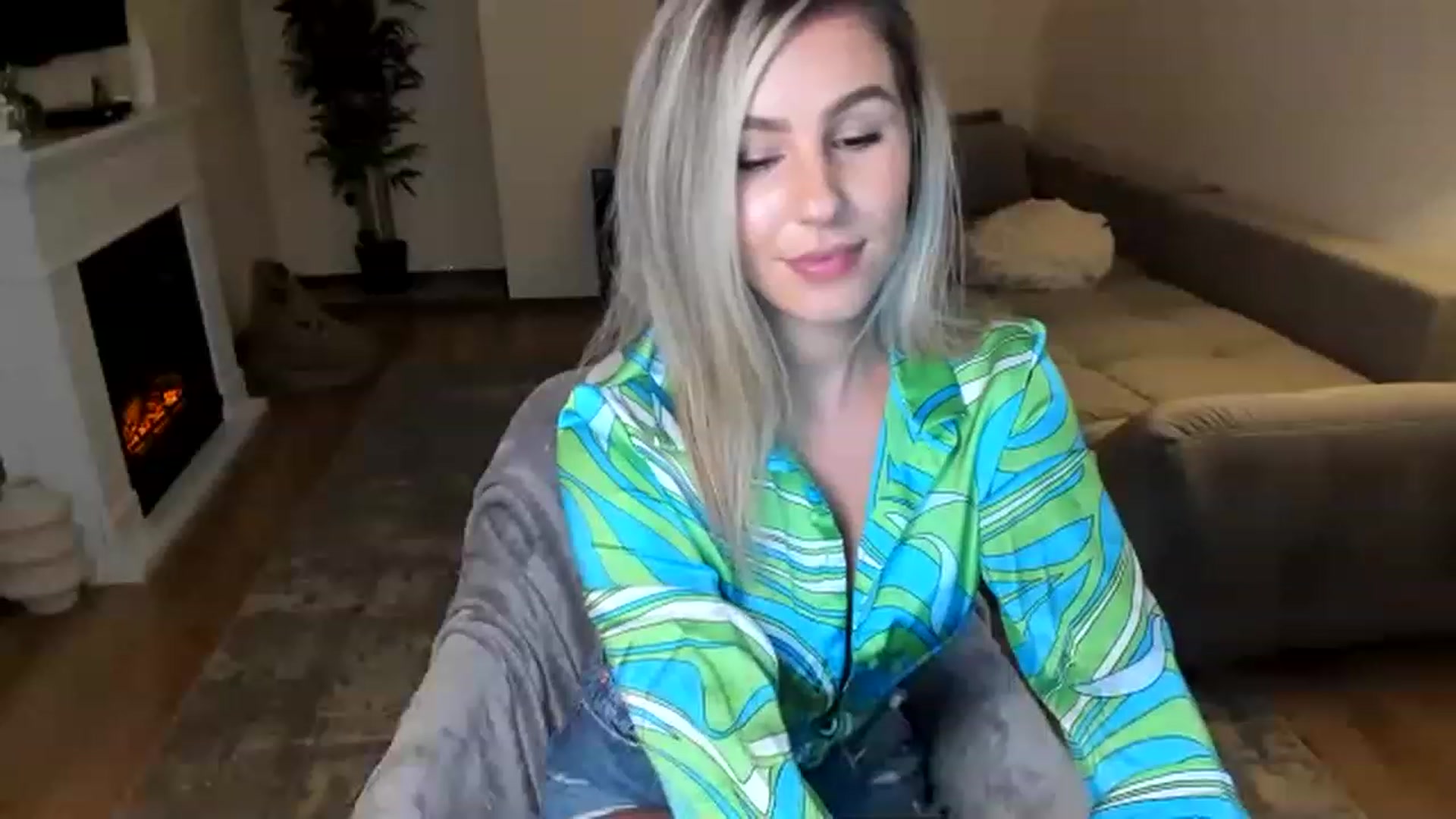 Gallery image thumbnail from Hailey_Honeyy's myfreecams stream on, 08/25/2023, 17:11 image 3 of 20