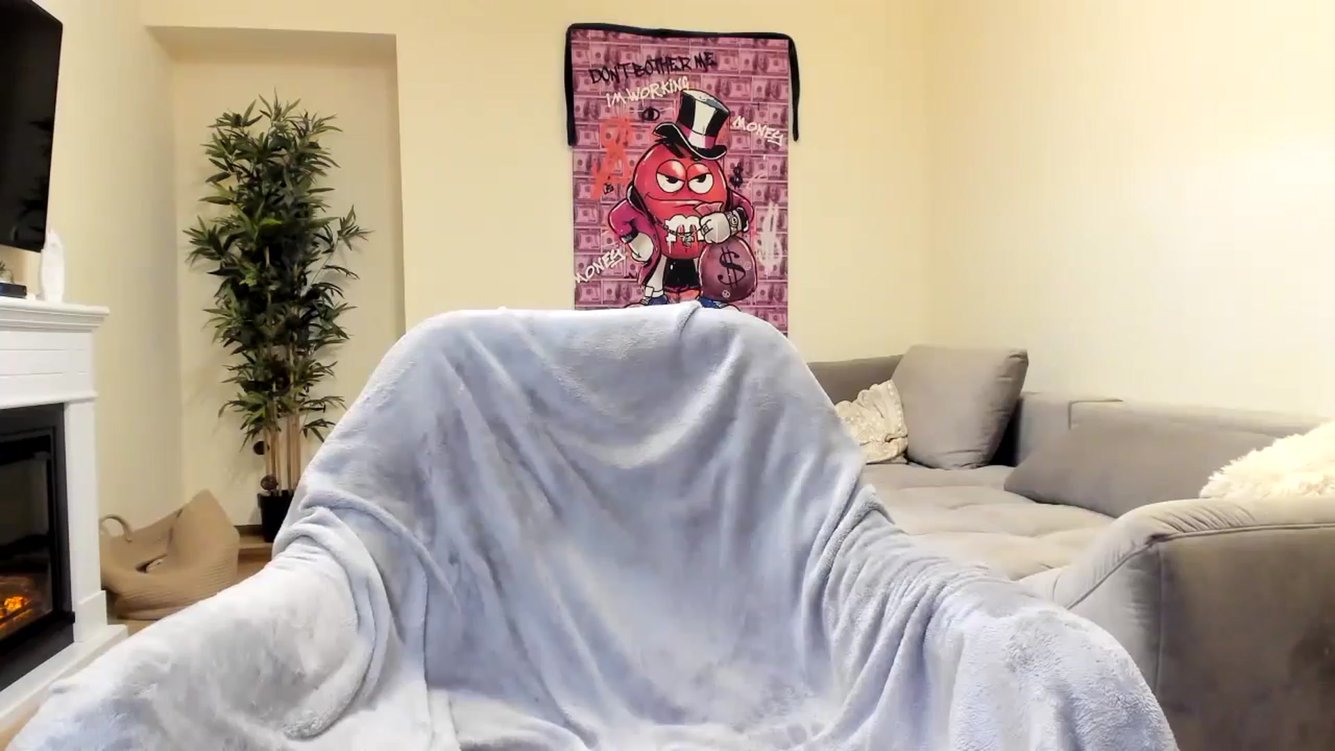 Gallery image thumbnail from Hailey_Honeyy's myfreecams stream on, 09/06/2023, 17:53 image 15 of 20