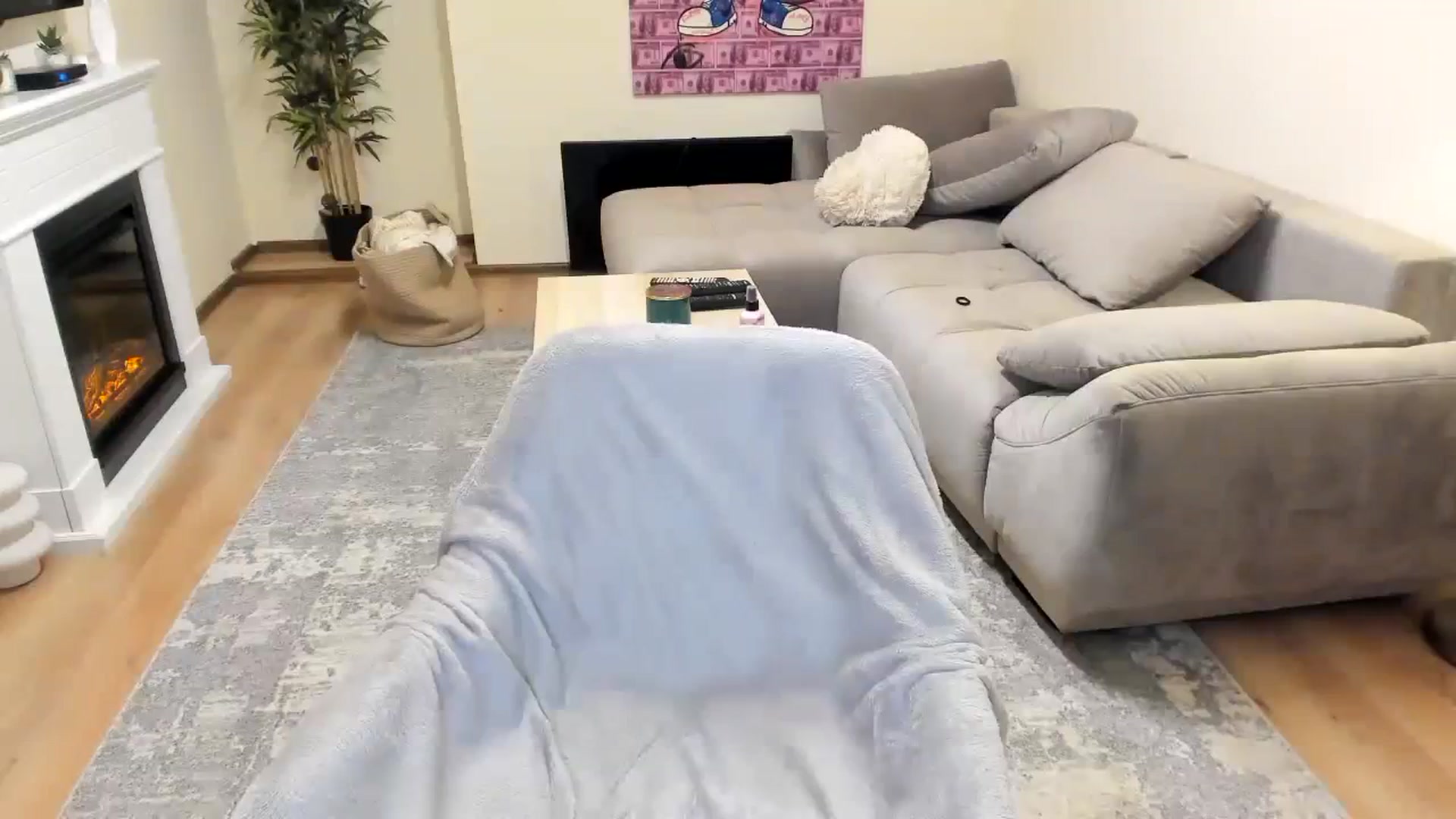 Gallery image thumbnail from Hailey_Honeyy's myfreecams stream on, 09/12/2023, 18:29 image 8 of 20