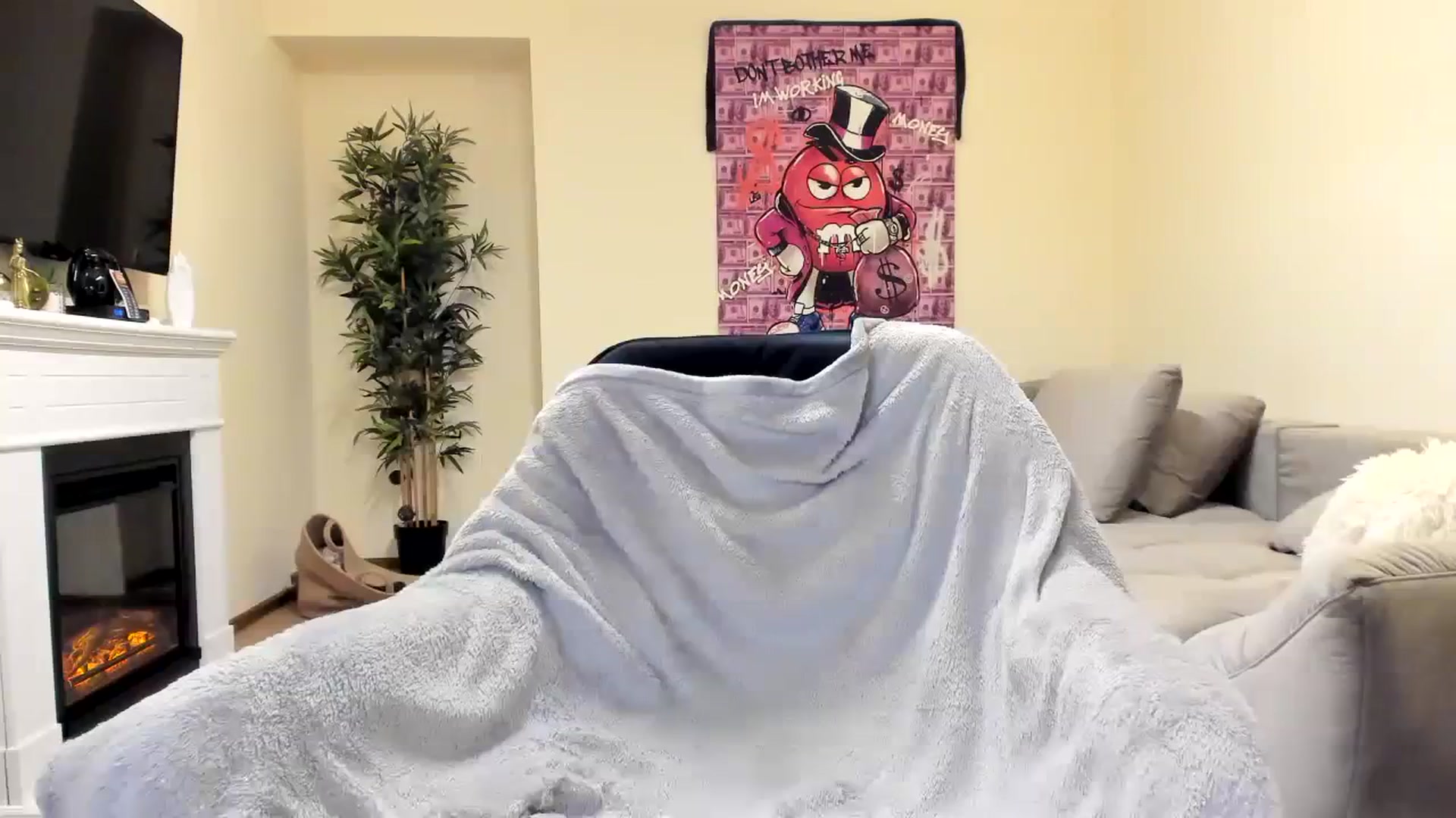 Gallery image thumbnail from Hailey_Honeyy's myfreecams stream on, 09/30/2023, 18:26 image 16 of 20