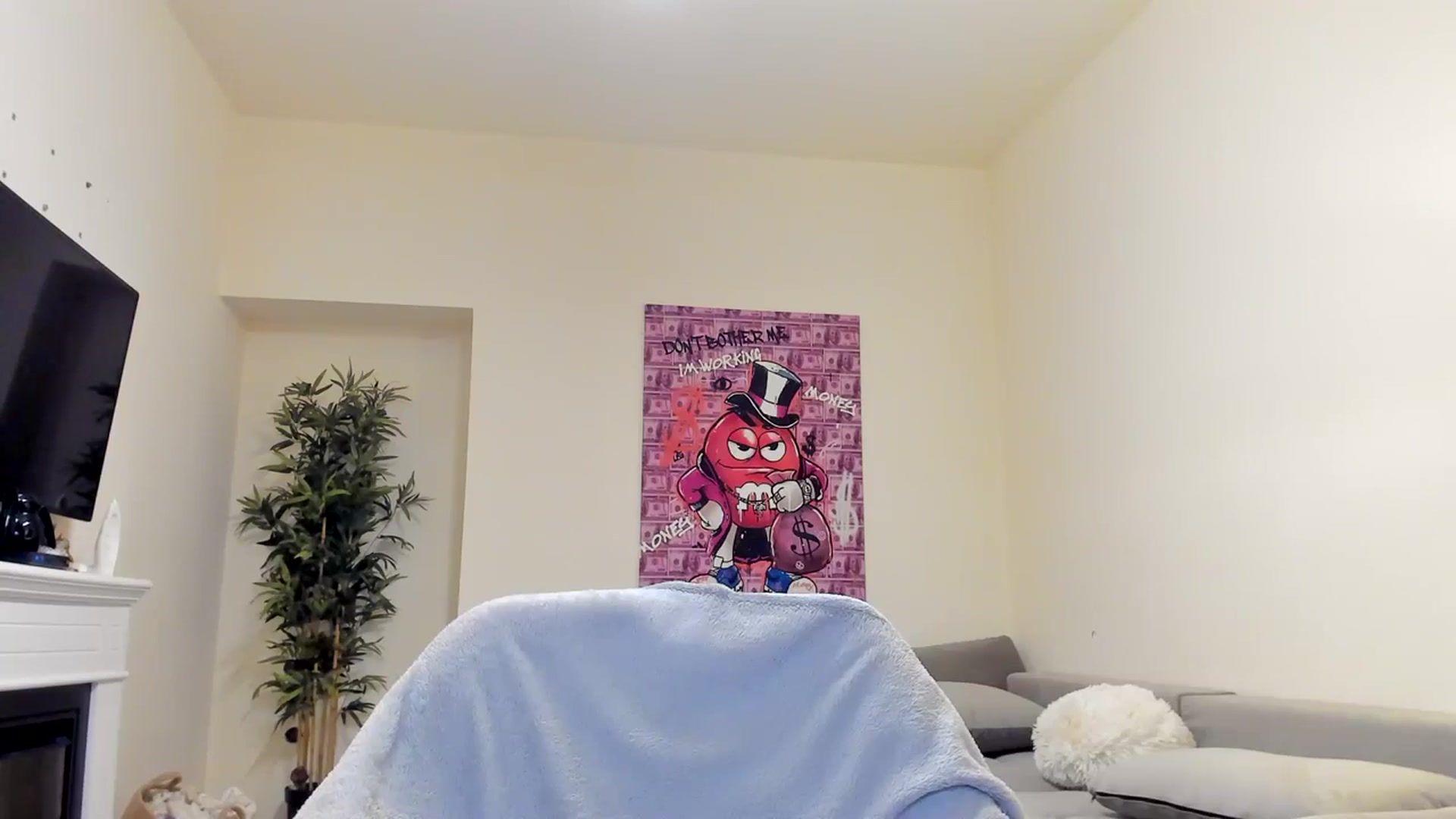 Gallery image thumbnail from Hailey_Honeyy's myfreecams stream on, 10/16/2023, 17:56 image 8 of 20