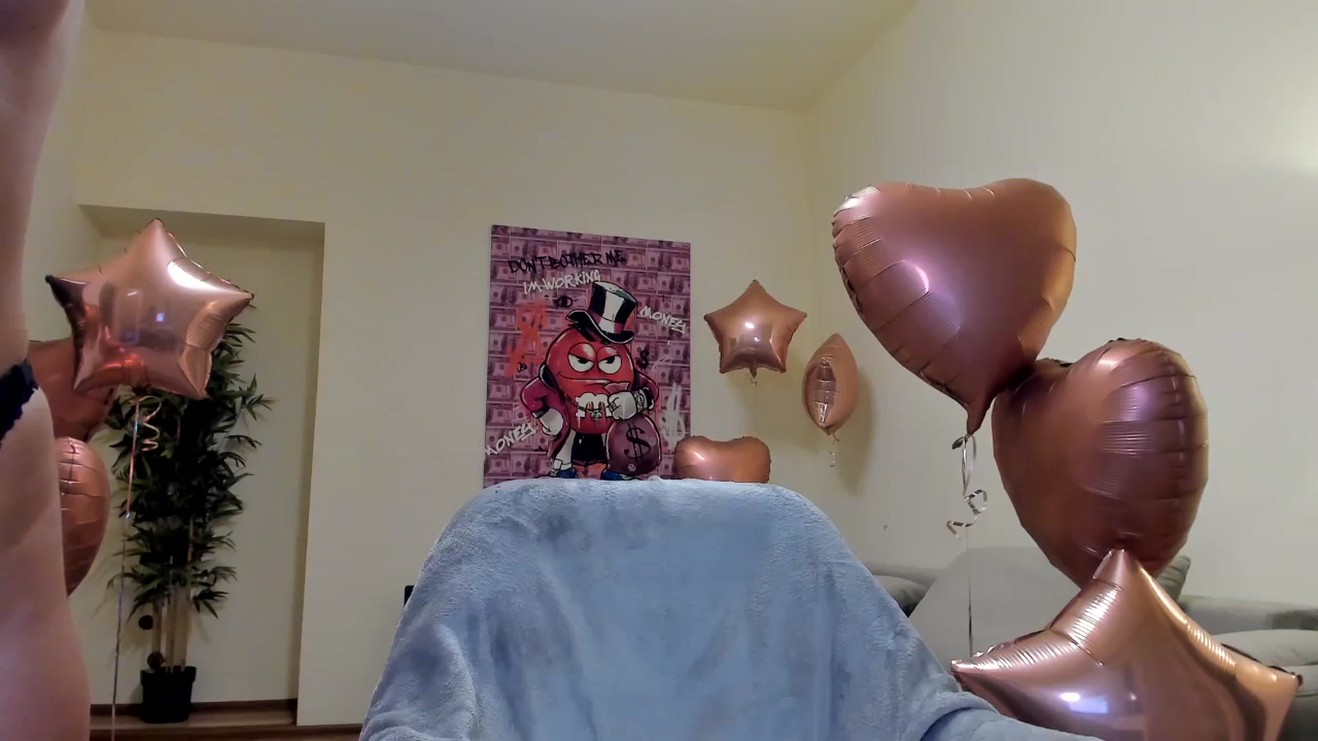 Gallery image thumbnail from Hailey_Honeyy's myfreecams stream on, 11/04/2023, 16:58 image 13 of 20