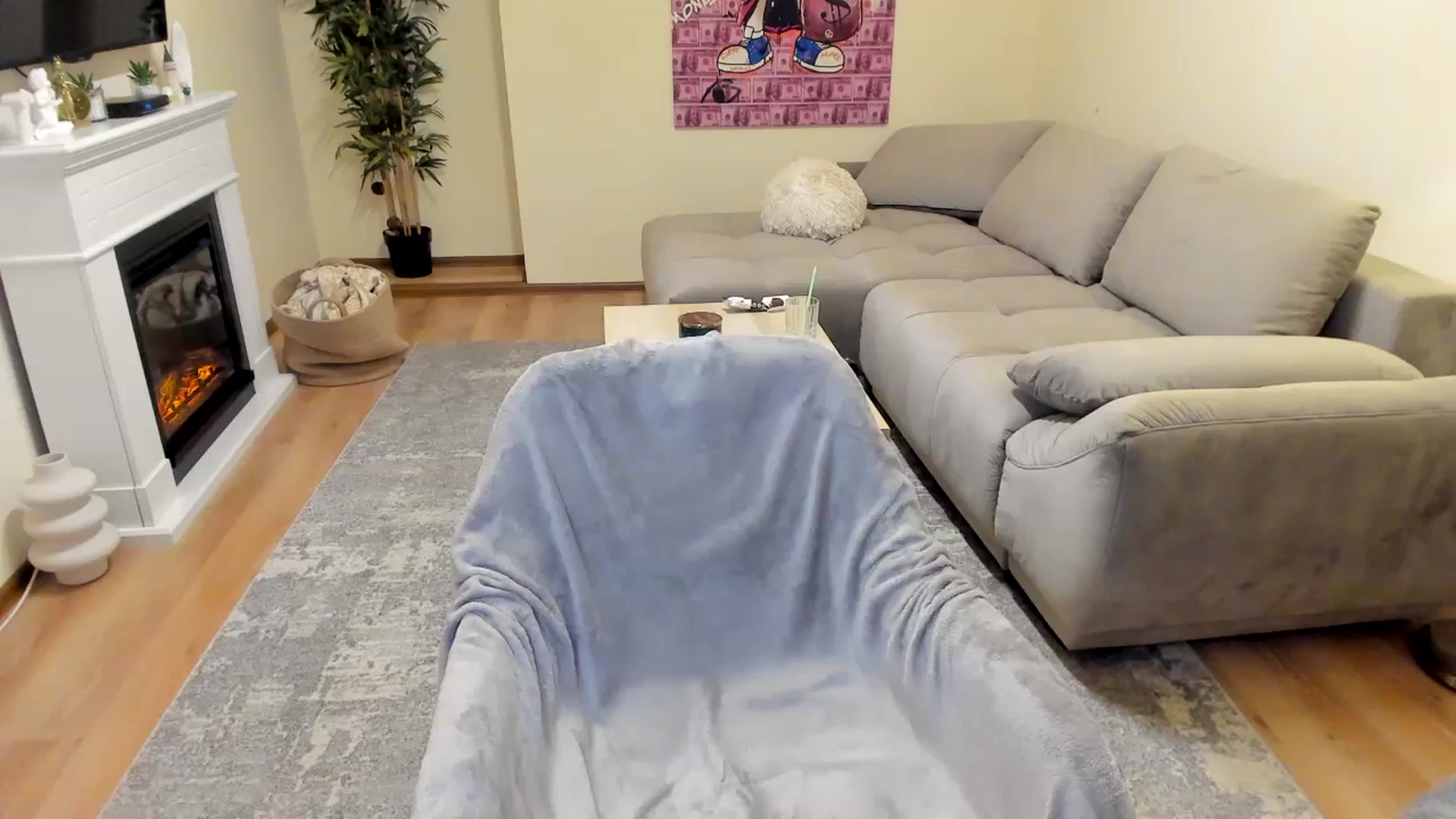 Gallery image thumbnail from Hailey_Honeyy's myfreecams stream on, 11/14/2023, 18:56 image 14 of 20