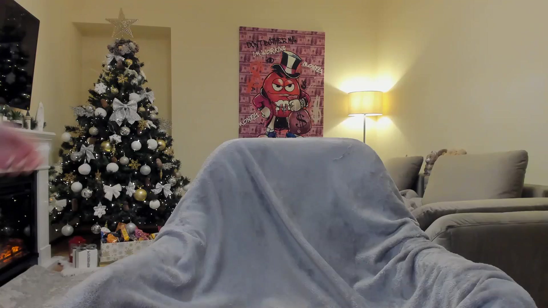 Gallery image thumbnail from Hailey_Honeyy's myfreecams stream on, 12/10/2023, 18:00 image 6 of 20