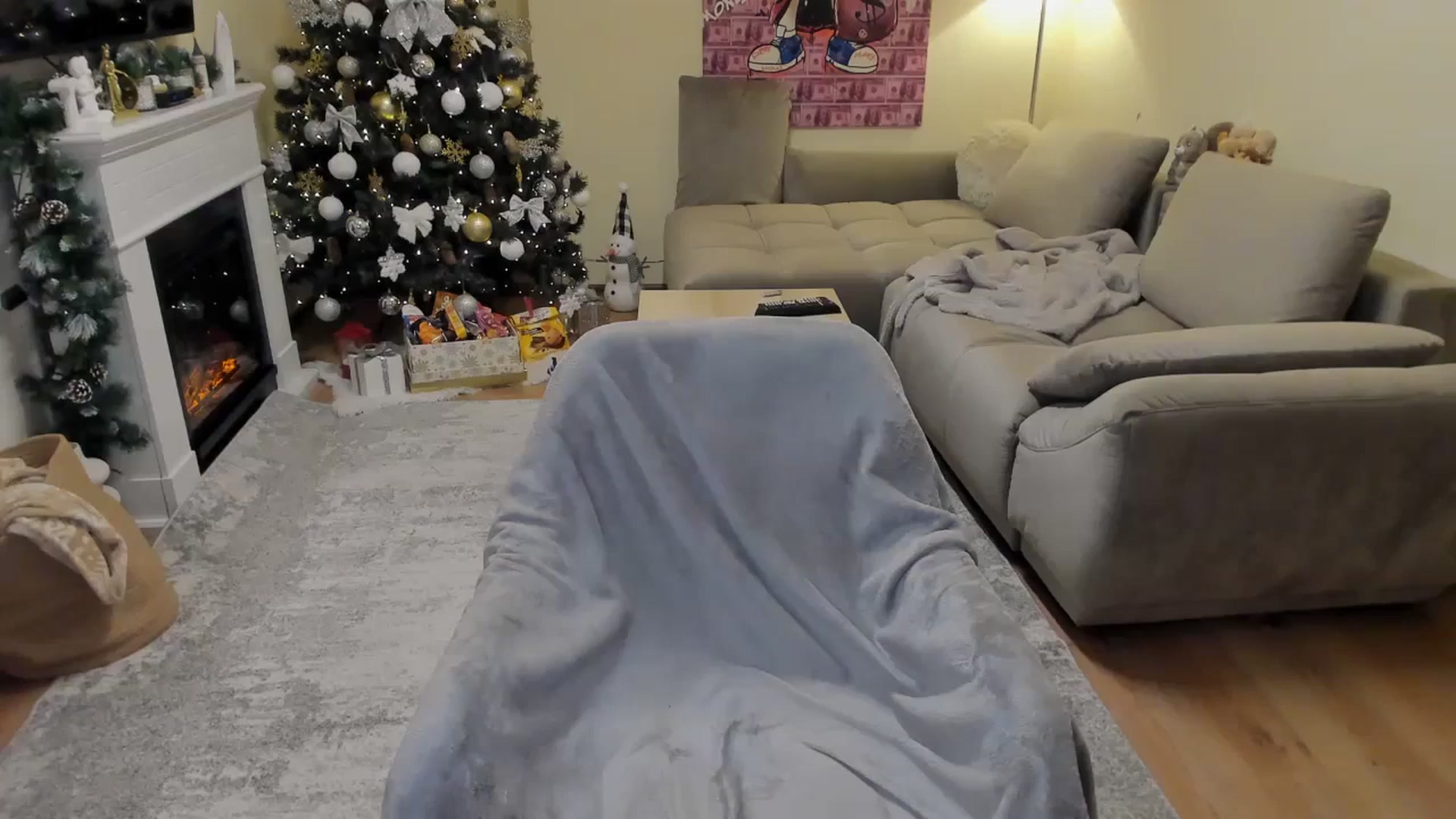 Gallery image thumbnail from Hailey_Honeyy's myfreecams stream on, 12/10/2023, 18:00 image 12 of 20