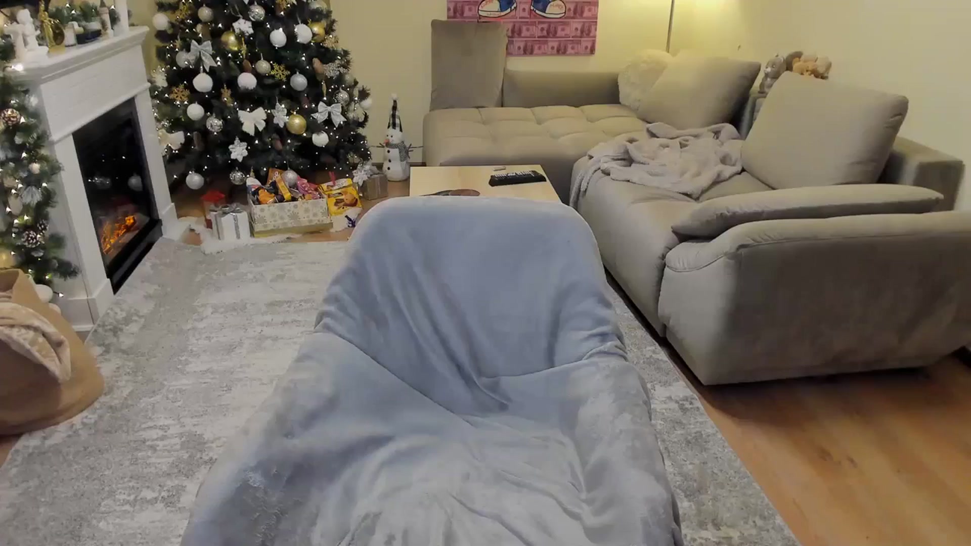 Gallery image thumbnail from Hailey_Honeyy's myfreecams stream on, 12/10/2023, 19:30 image 5 of 20