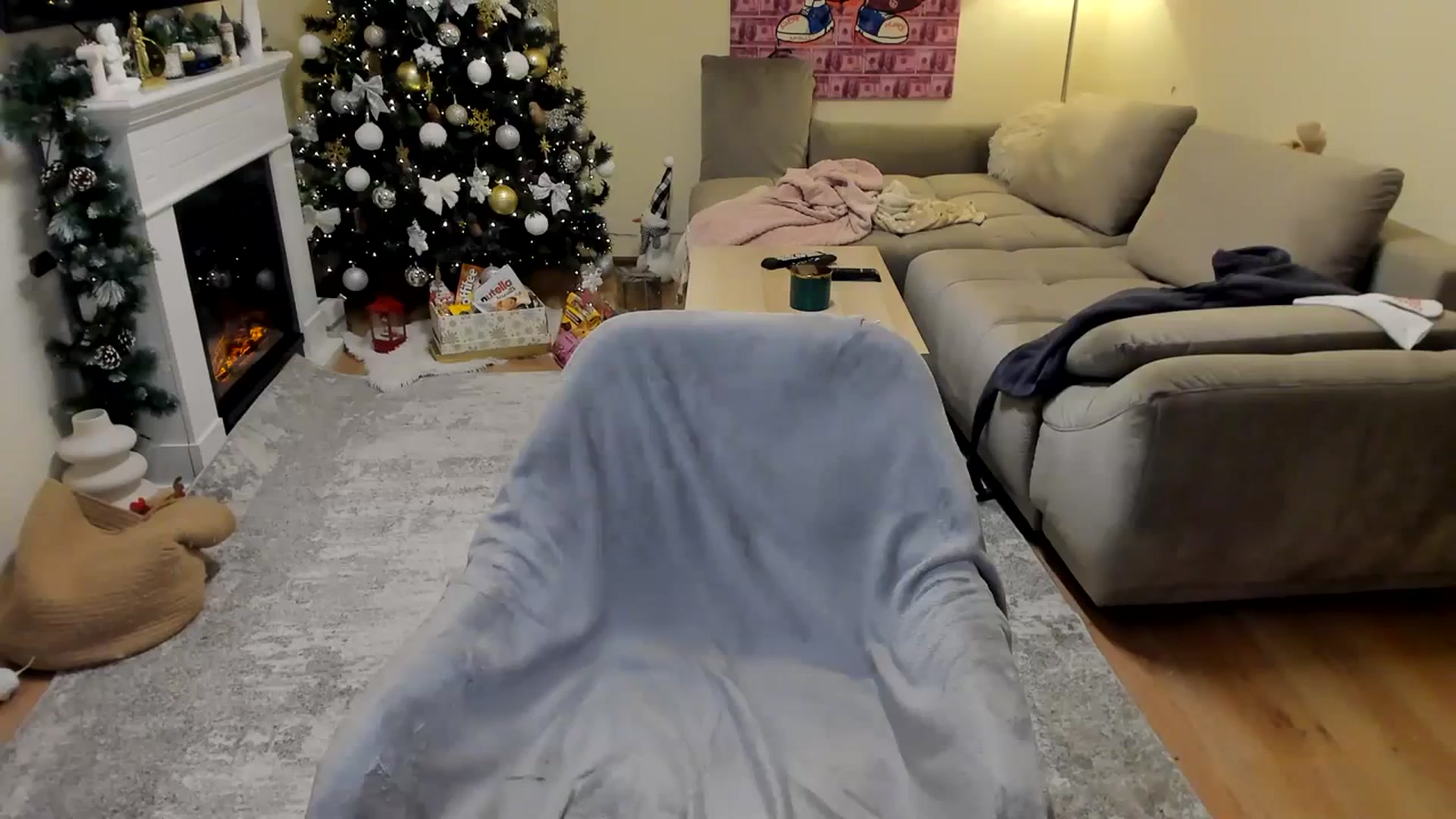 Gallery image thumbnail from Hailey_Honeyy's myfreecams stream on, 12/15/2023, 19:43 image 15 of 20