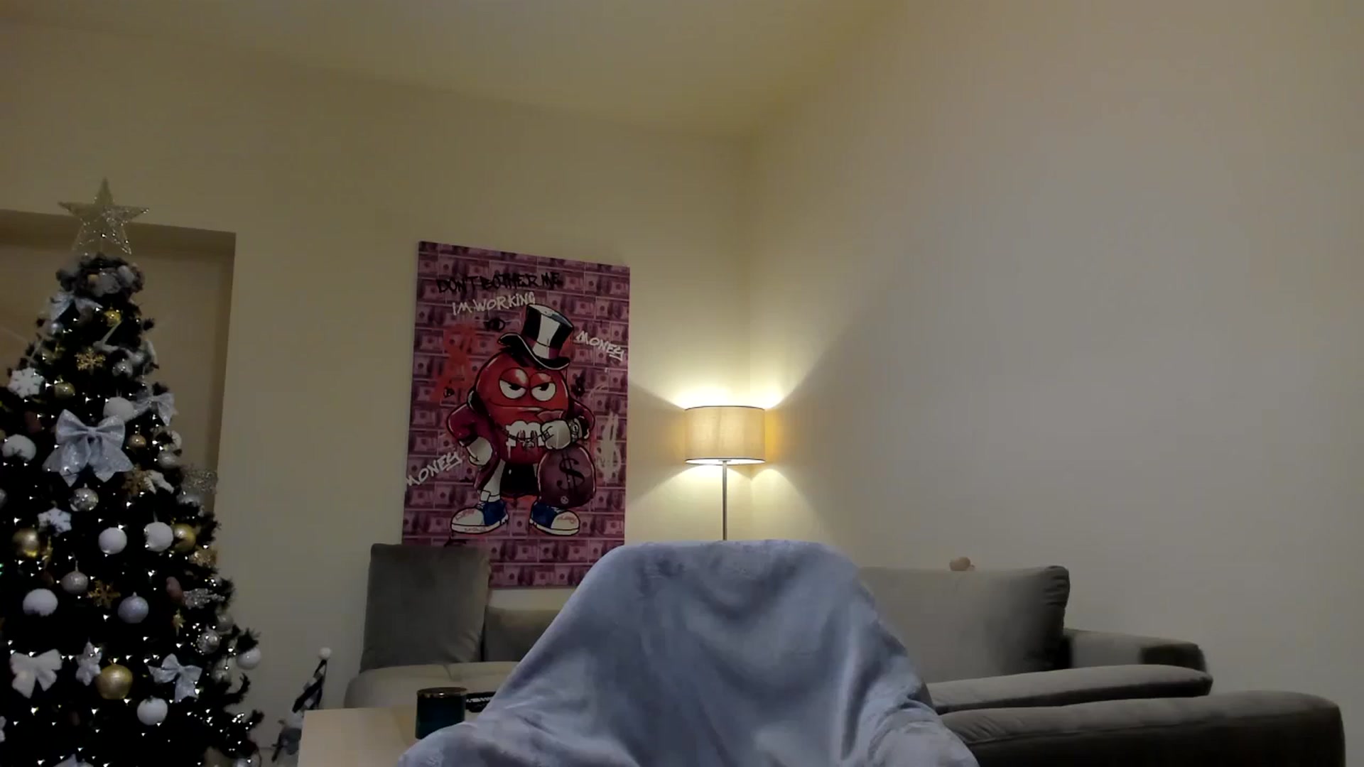Gallery image thumbnail from Hailey_Honeyy's myfreecams stream on, 12/16/2023, 18:40 image 6 of 20