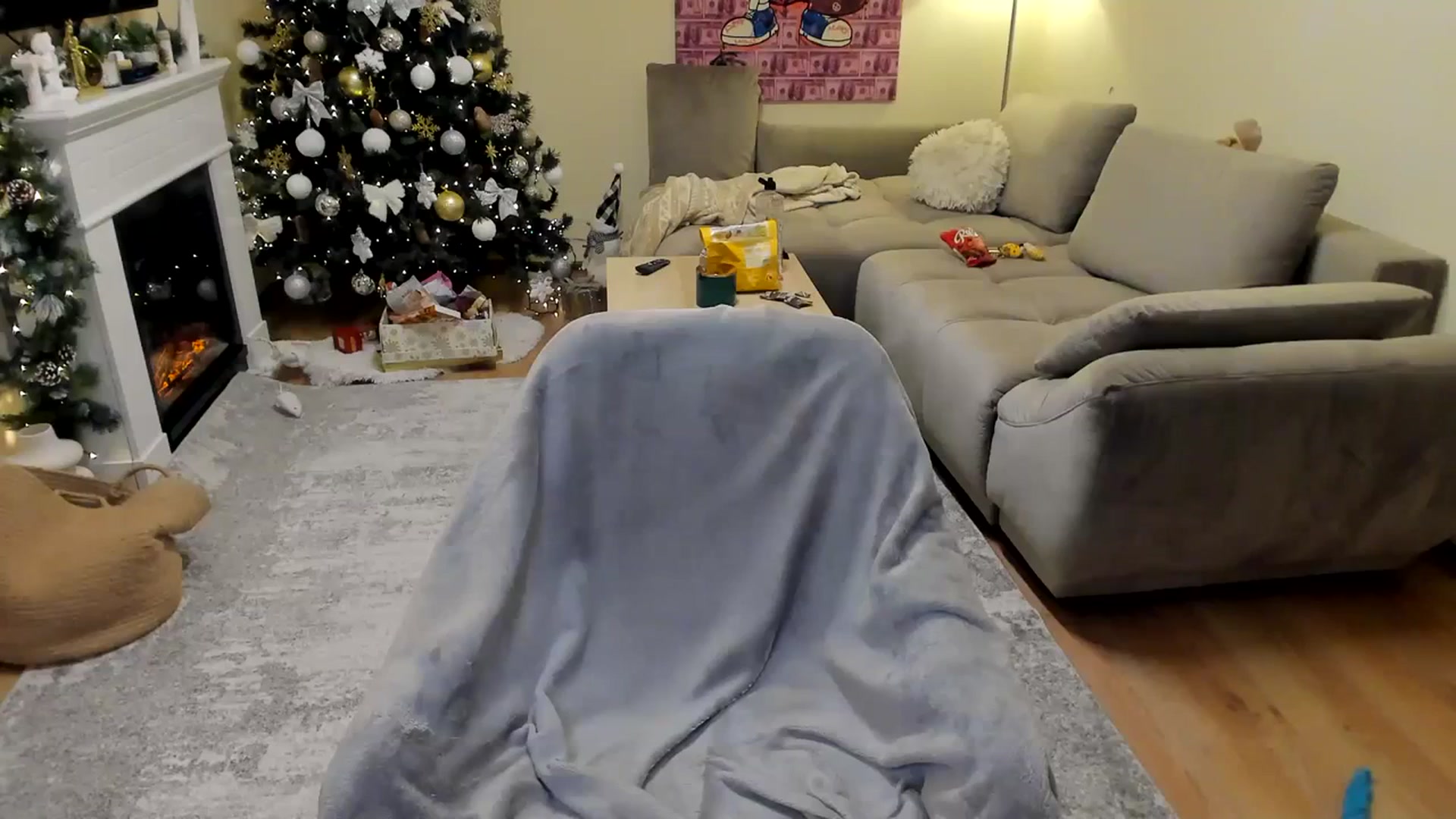 Gallery image thumbnail from Hailey_Honeyy's myfreecams stream on, 12/17/2023, 19:28 image 6 of 20