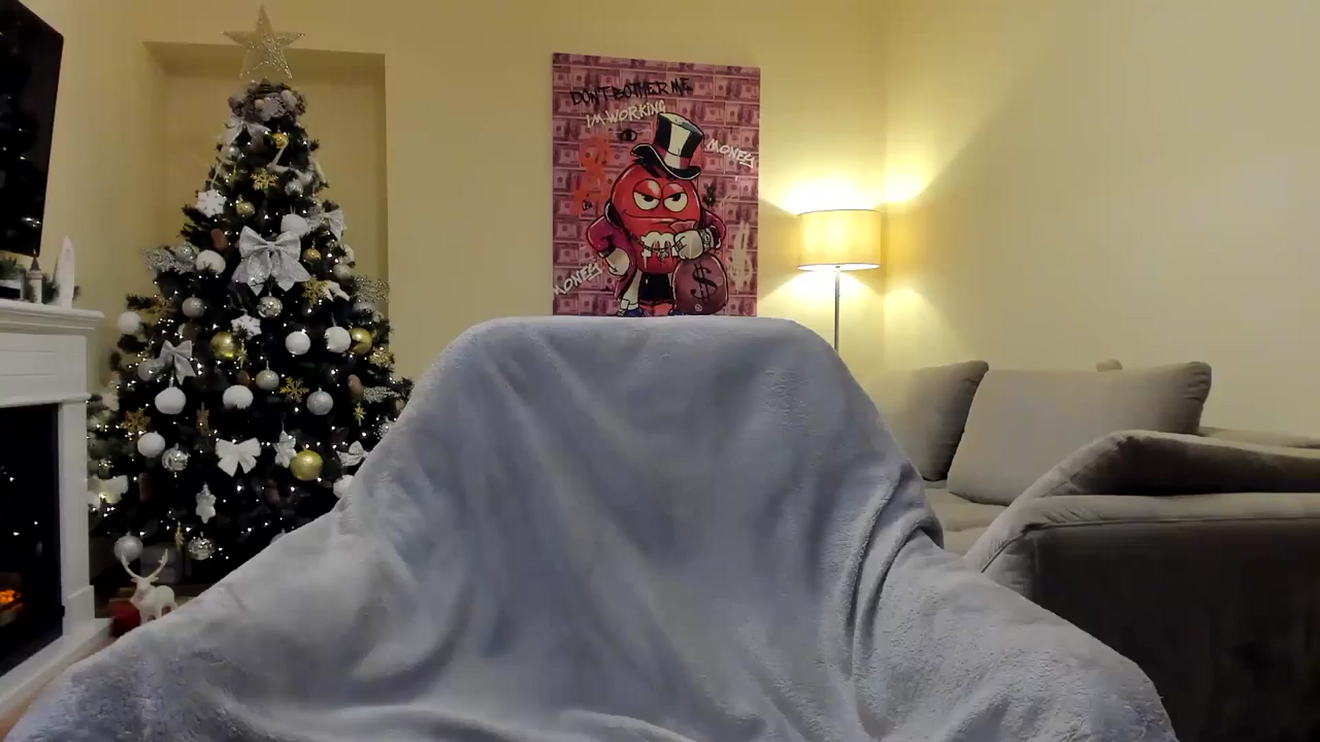 Gallery image thumbnail from Hailey_Honeyy's myfreecams stream on, 12/20/2023, 18:39 image 9 of 20