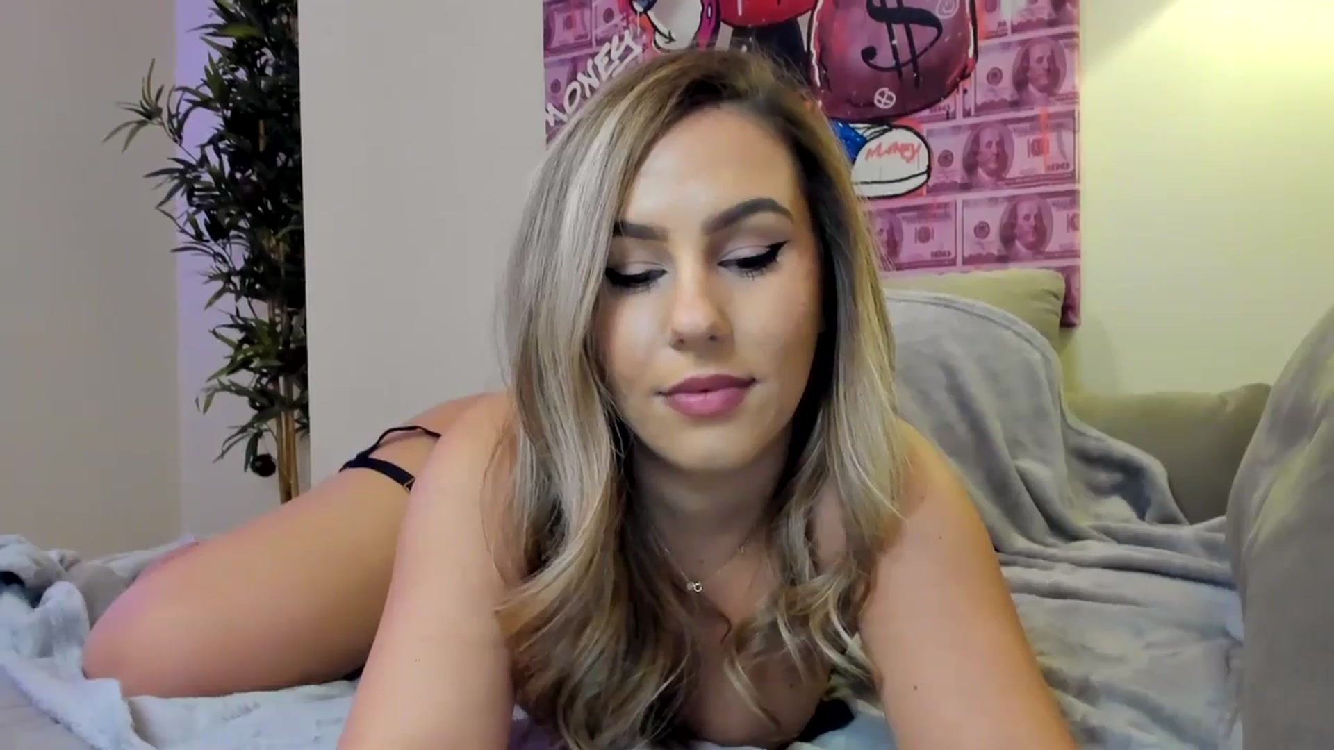 Gallery image thumbnail from Hailey_Honeyy's myfreecams stream on, 01/26/2024, 17:29 image 8 of 20