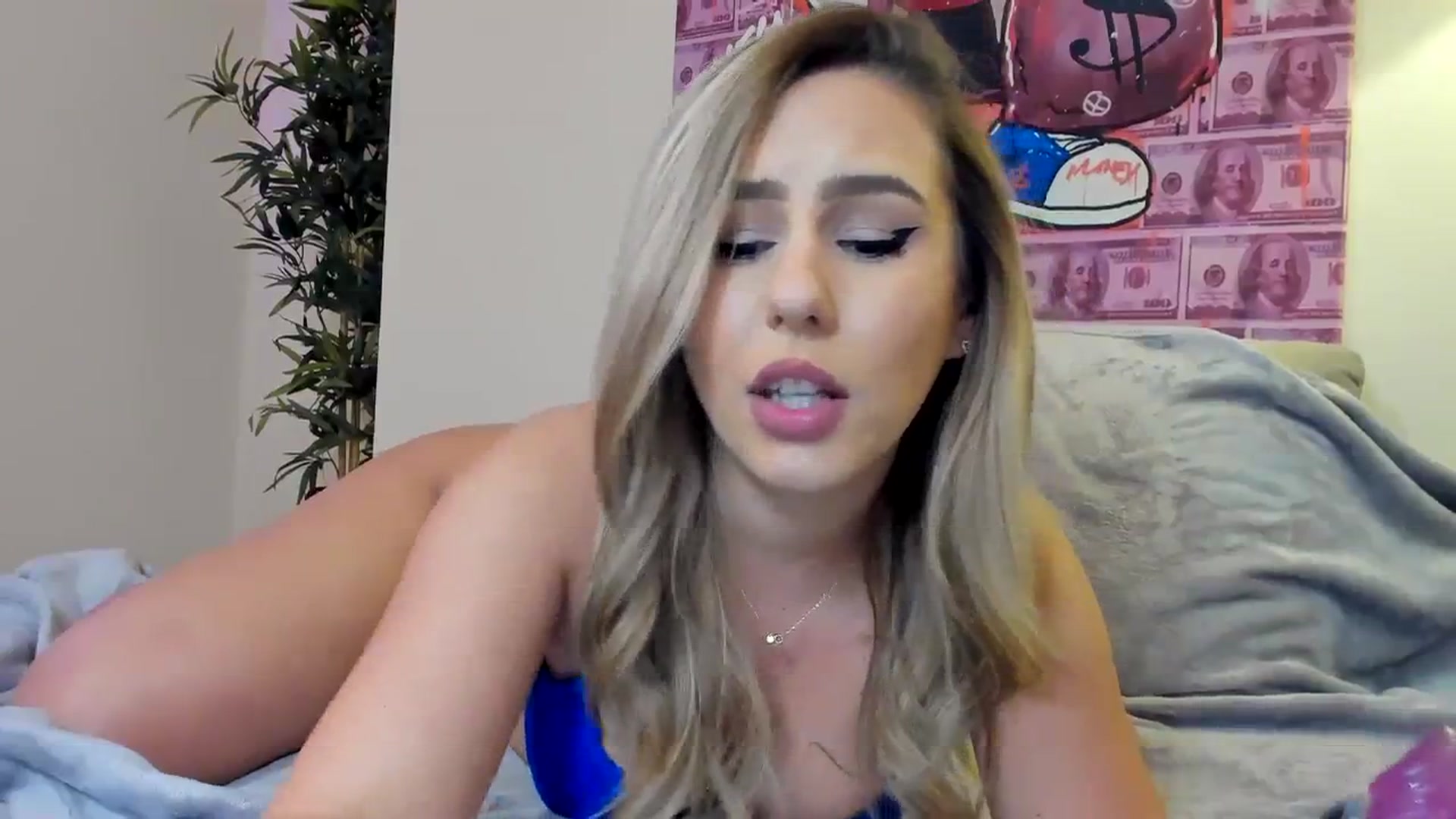 Gallery image thumbnail from Hailey_Honeyy's myfreecams stream on, 01/27/2024, 18:51 image 7 of 20