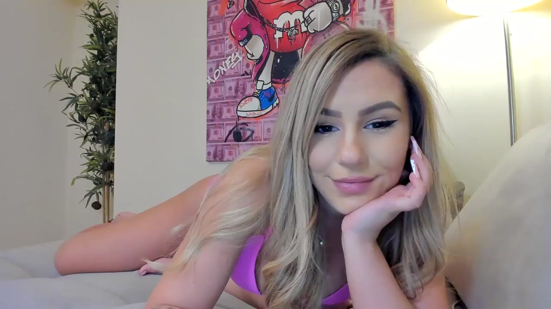 Gallery image thumbnail from Hailey_Honeyy's myfreecams stream on, 02/03/2024, 20:15 image 12 of 20