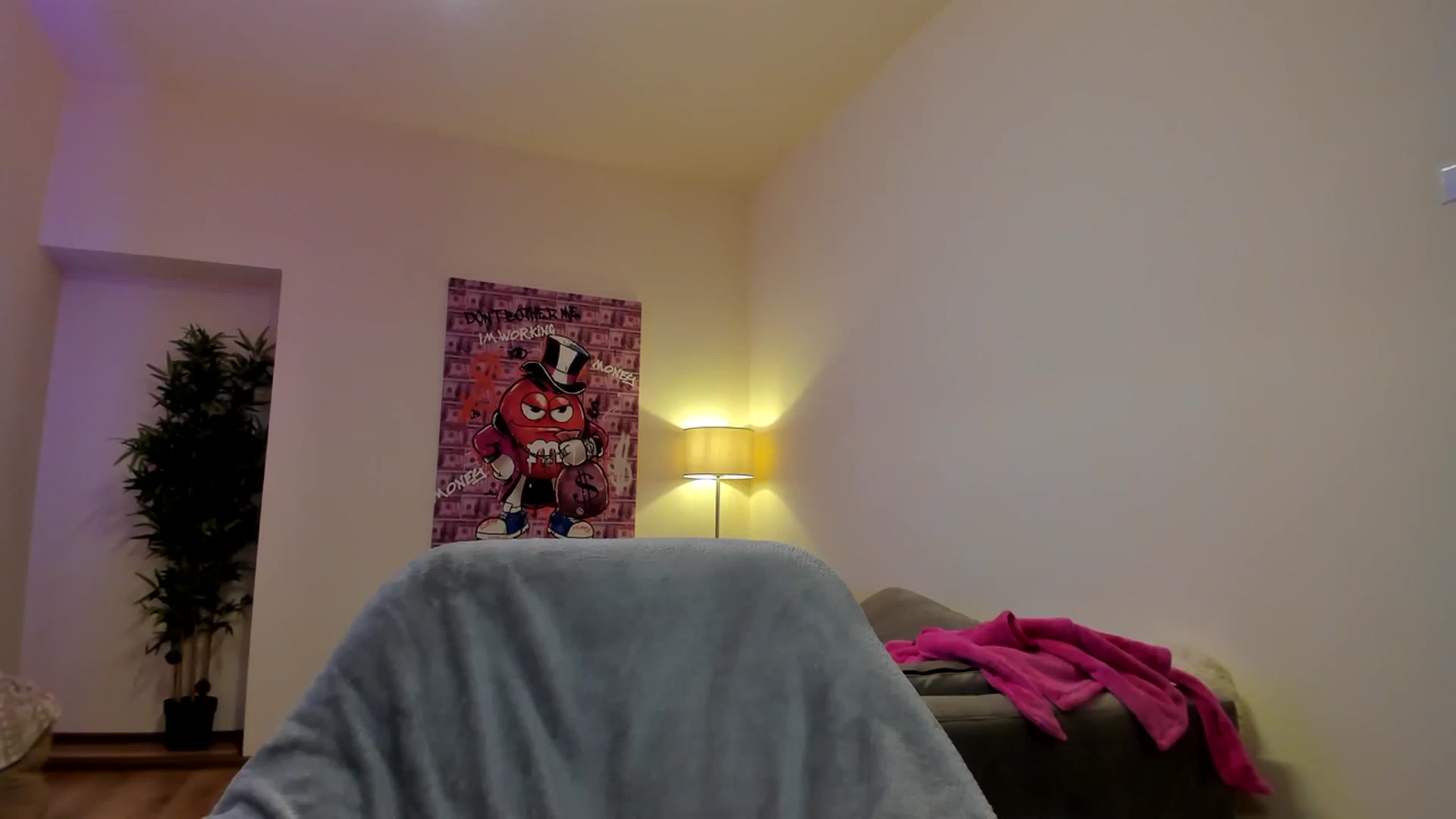 Gallery image thumbnail from Hailey_Honeyy's myfreecams stream on, 02/20/2024, 20:28 image 15 of 20