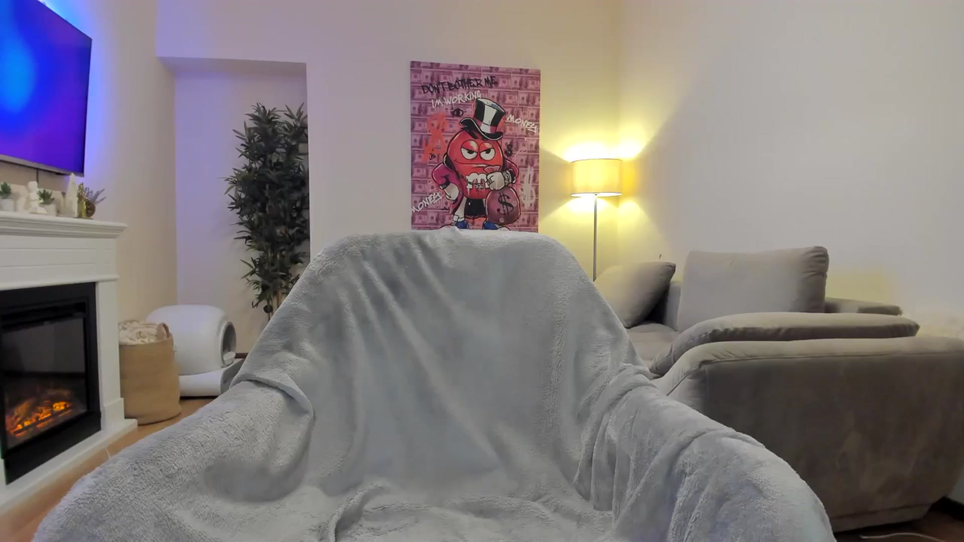 Gallery image thumbnail from Hailey_Honeyy's myfreecams stream on, 03/06/2024, 19:21 image 10 of 20
