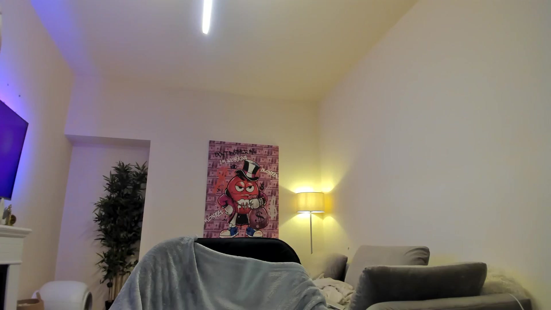 Gallery image thumbnail from Hailey_Honeyy's myfreecams stream on, 03/30/2024, 18:17 image 18 of 20