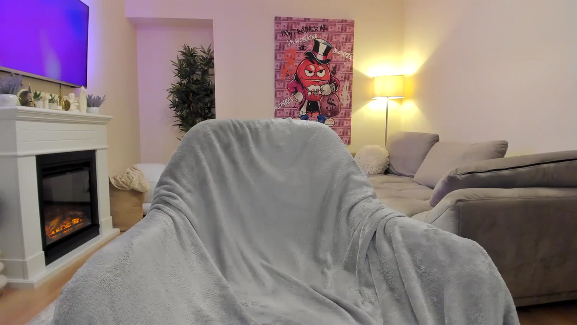 Gallery image thumbnail from Hailey_Honeyy's myfreecams stream on, 04/14/2024, 18:20 image 17 of 20