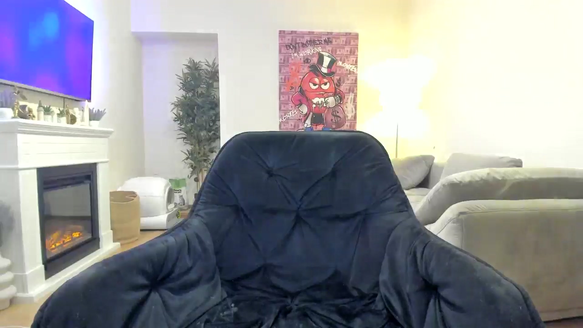 Gallery image thumbnail from Hailey_Honeyy's myfreecams stream on, 06/13/2024, 17:47 image 10 of 20