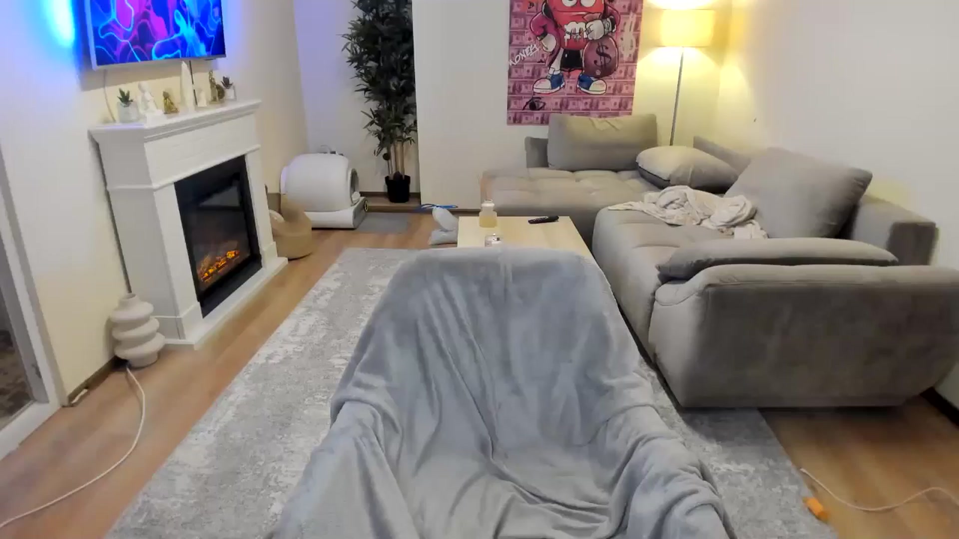 Gallery image thumbnail from Hailey_Honeyy's myfreecams stream on, 08/24/2024, 18:18 image 17 of 20