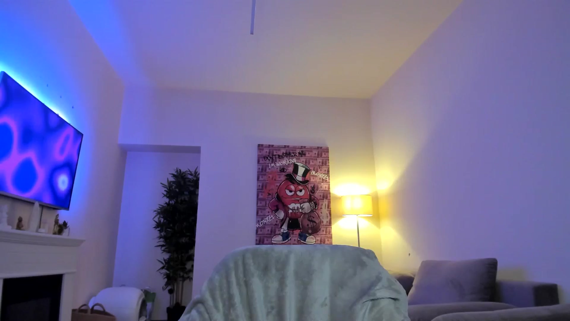 Gallery image thumbnail from Hailey_Honeyy's myfreecams stream on, 09/14/2024, 16:26 image 18 of 20