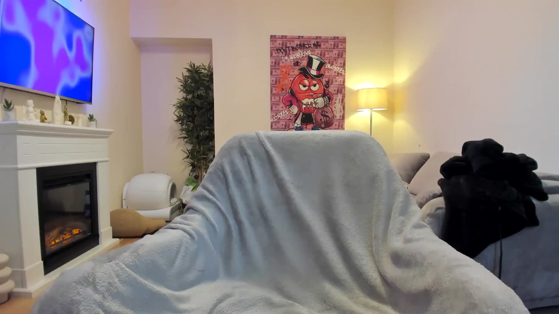 Gallery image thumbnail from Hailey_Honeyy's myfreecams stream on, 10/19/2024, 15:04 image 8 of 20