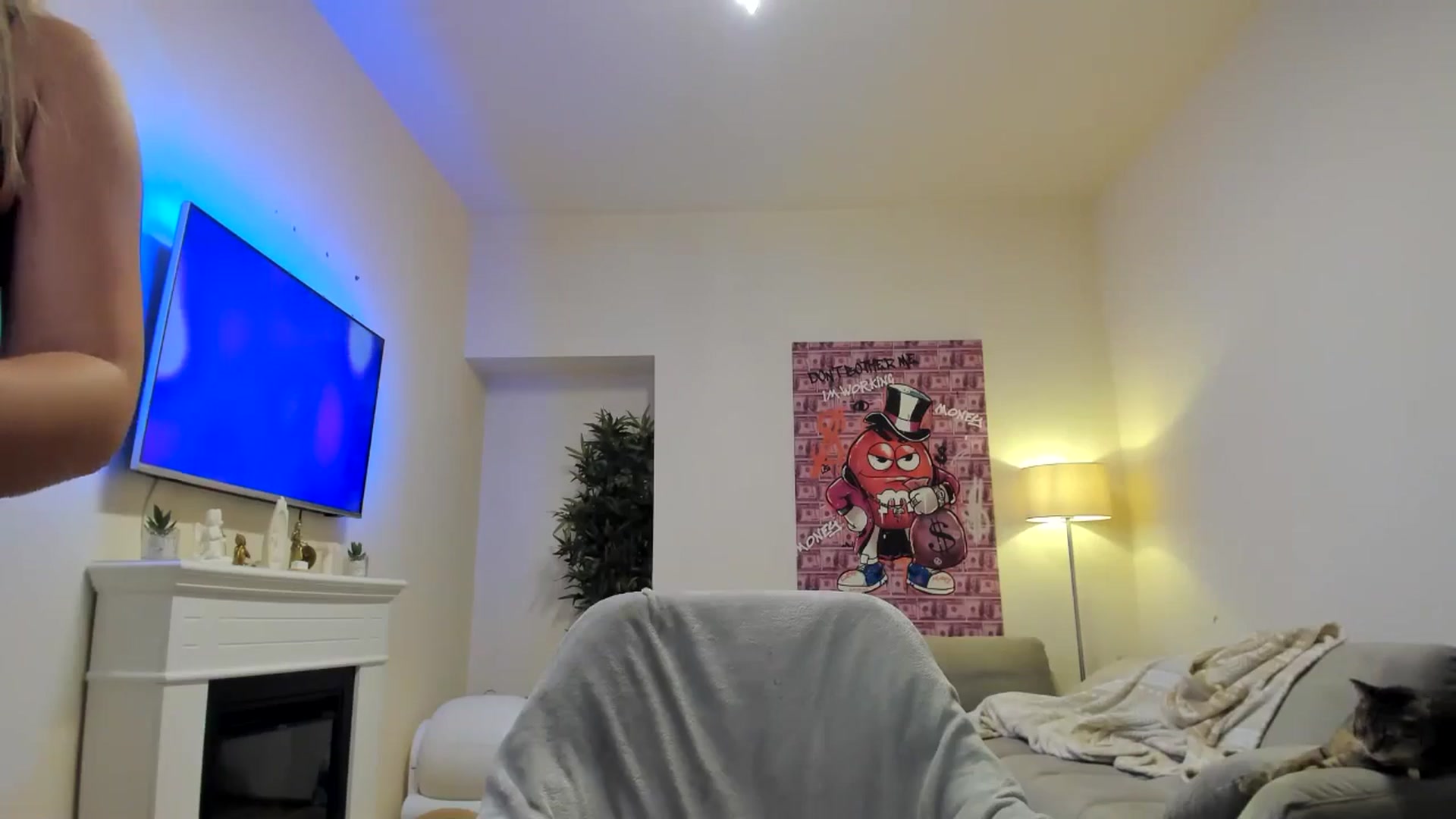 Gallery image thumbnail from Hailey_Honeyy's myfreecams stream on, 10/21/2024, 19:25 image 2 of 20