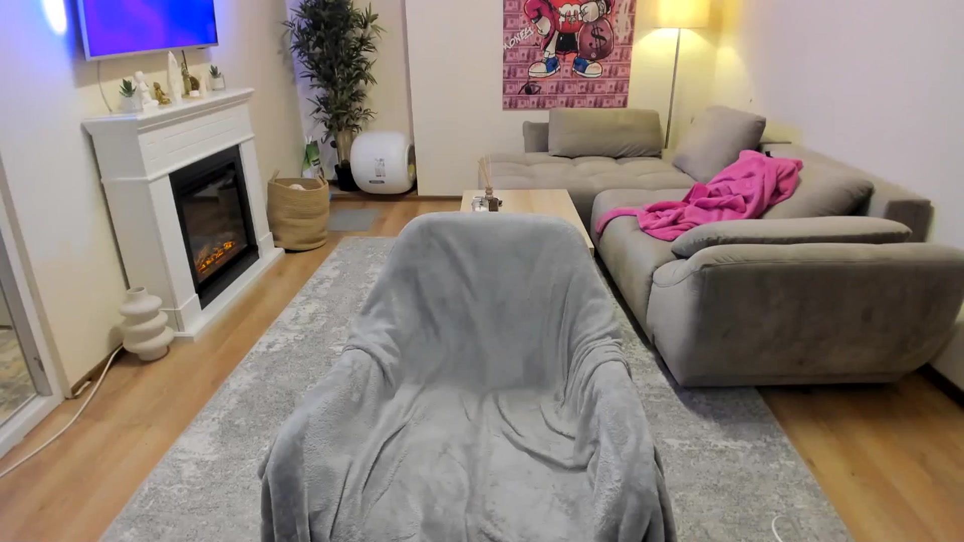 Gallery image thumbnail from Hailey_Honeyy's myfreecams stream on, 10/30/2024, 19:28 image 11 of 20