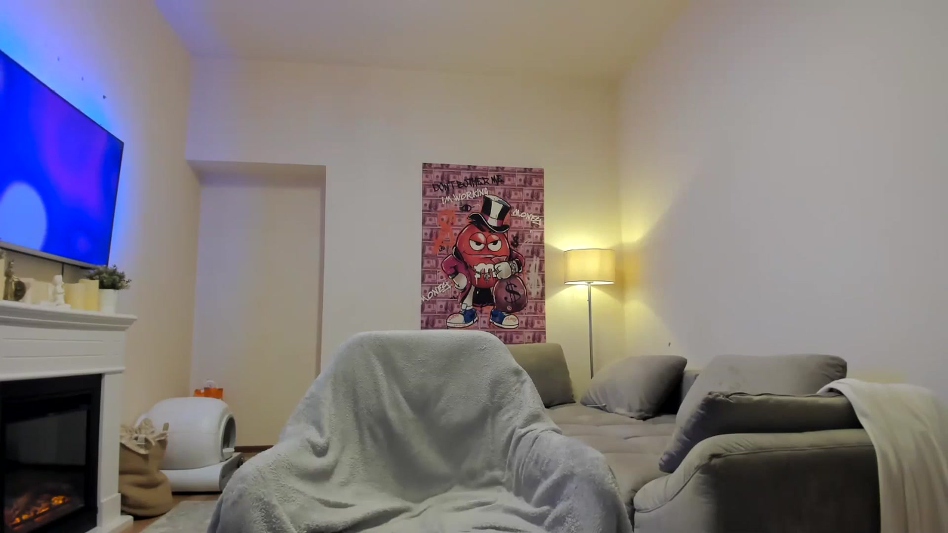 Gallery image thumbnail from Hailey_Honeyy's myfreecams stream on, 02/19/2025, 22:19 image 7 of 20