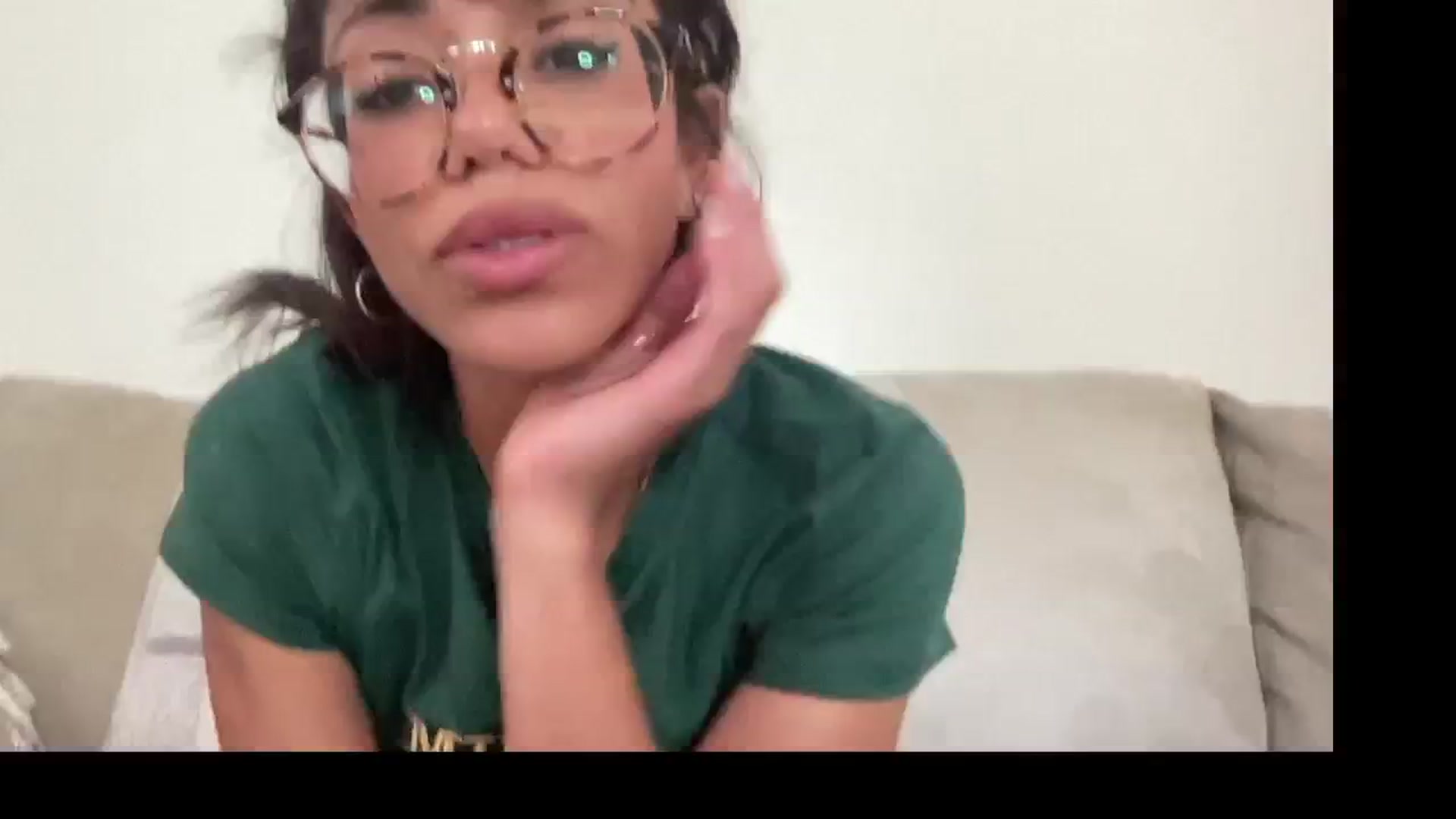 Gallery image thumbnail from Hailey_Love_'s myfreecams stream on, 08/01/2024, 18:11 image 17 of 20