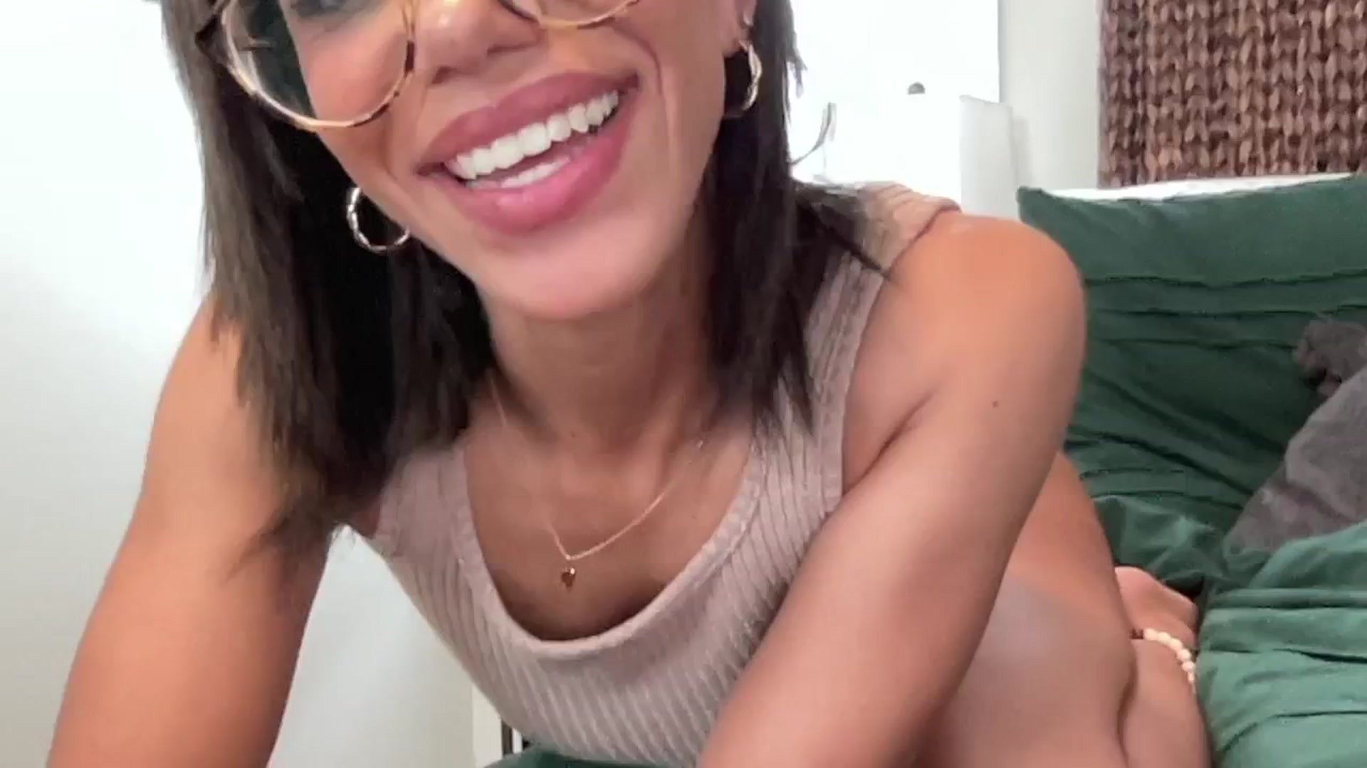 Gallery image thumbnail from Hailey_Love_'s myfreecams stream on, 08/16/2024, 15:10 image 11 of 20