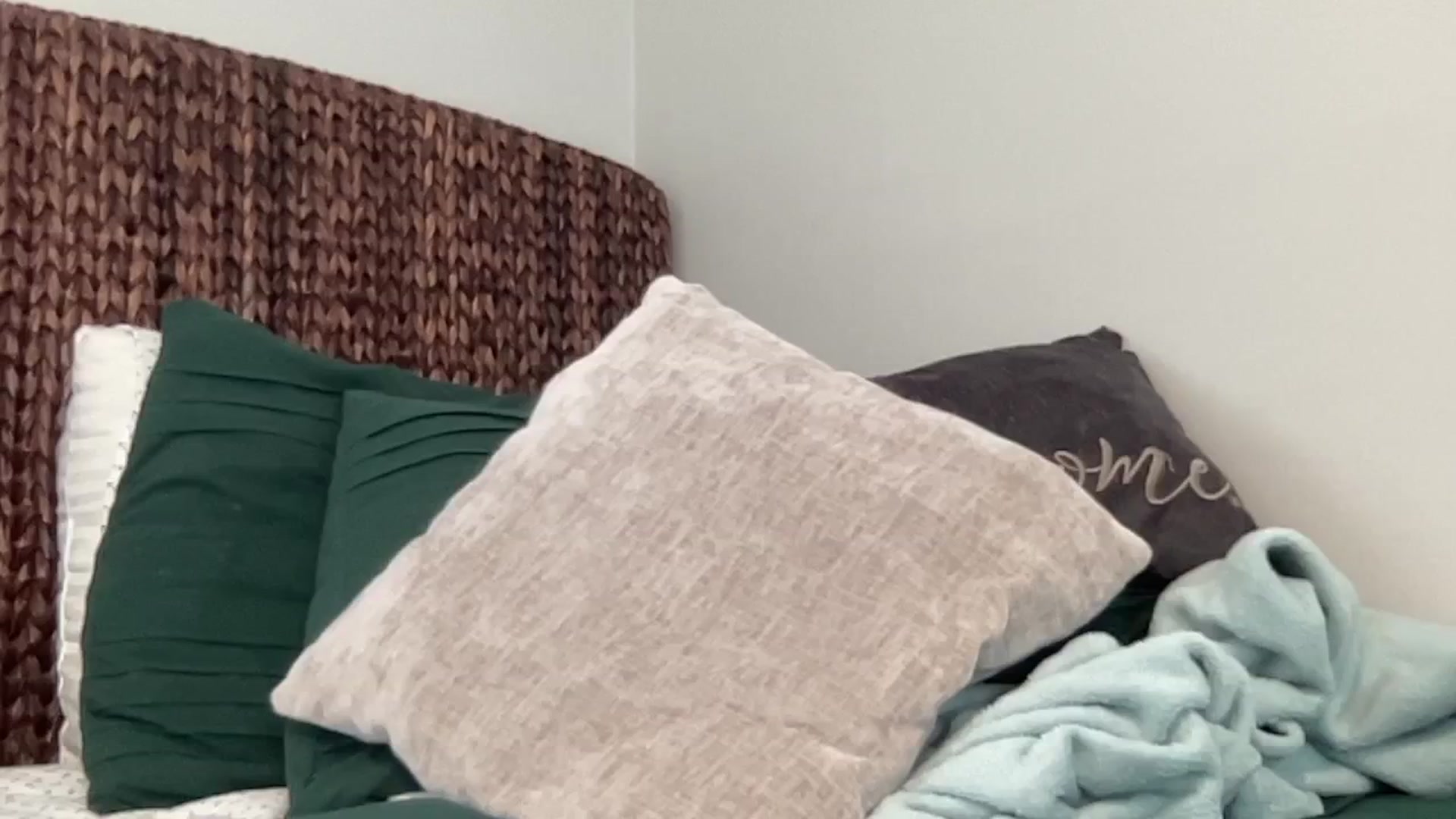 Gallery image thumbnail from Hailey_Love_'s myfreecams stream on, 08/16/2024, 18:23 image 10 of 20