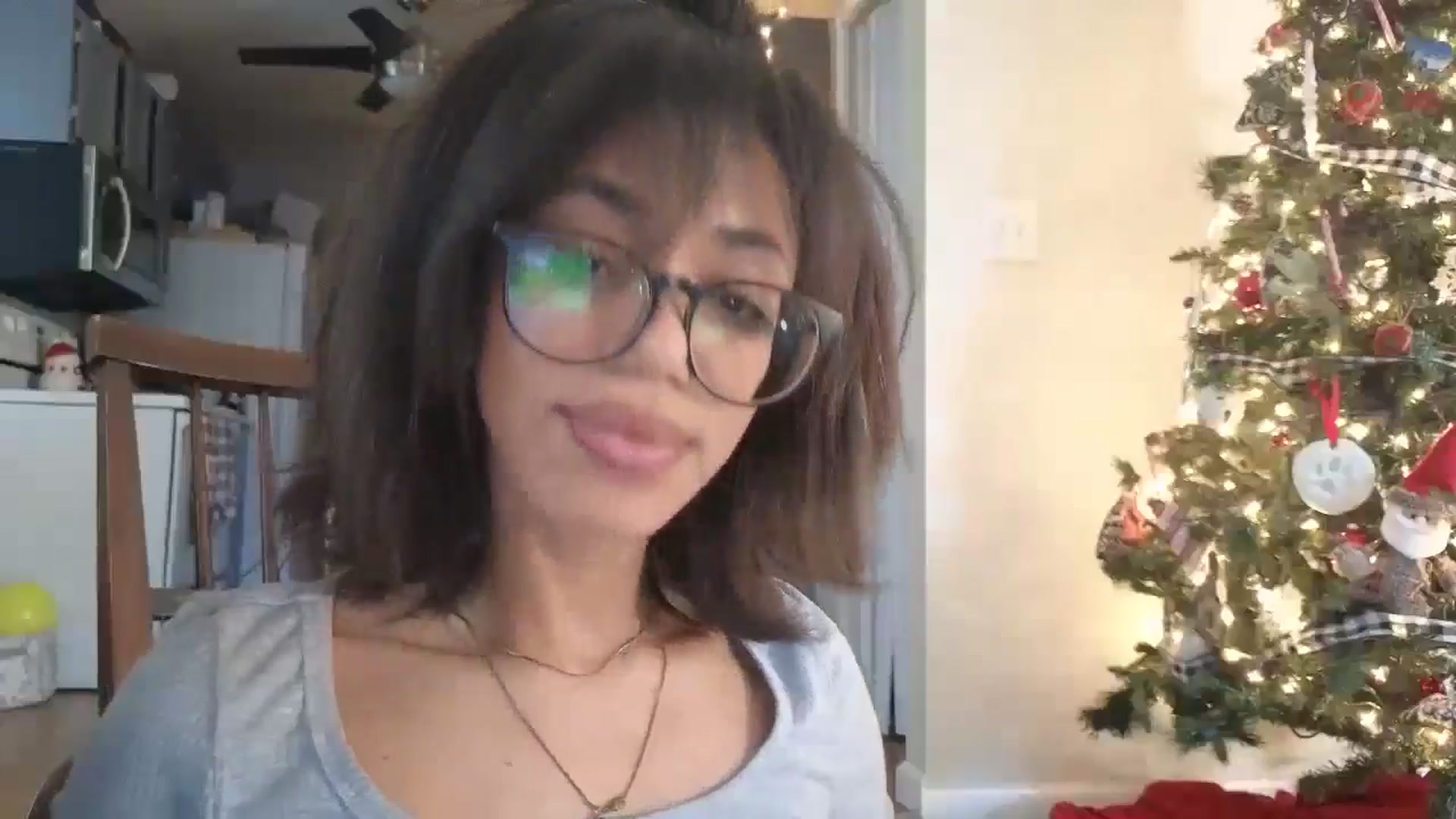 Gallery image thumbnail from Hailey_Love_'s myfreecams stream on, 11/25/2024, 18:38 image 13 of 20