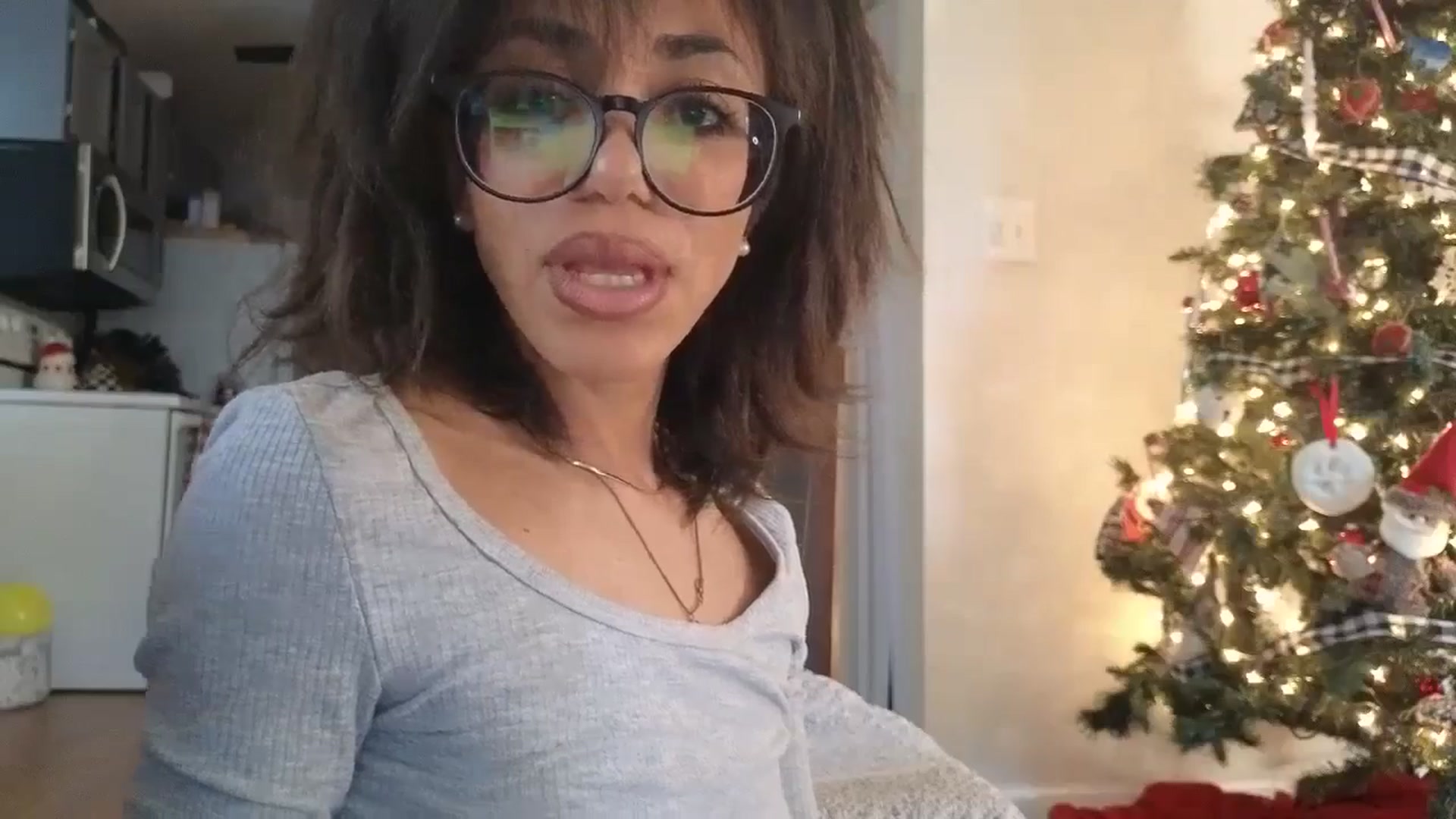 Gallery image thumbnail from Hailey_Love_'s myfreecams stream on, 11/25/2024, 18:38 image 7 of 20