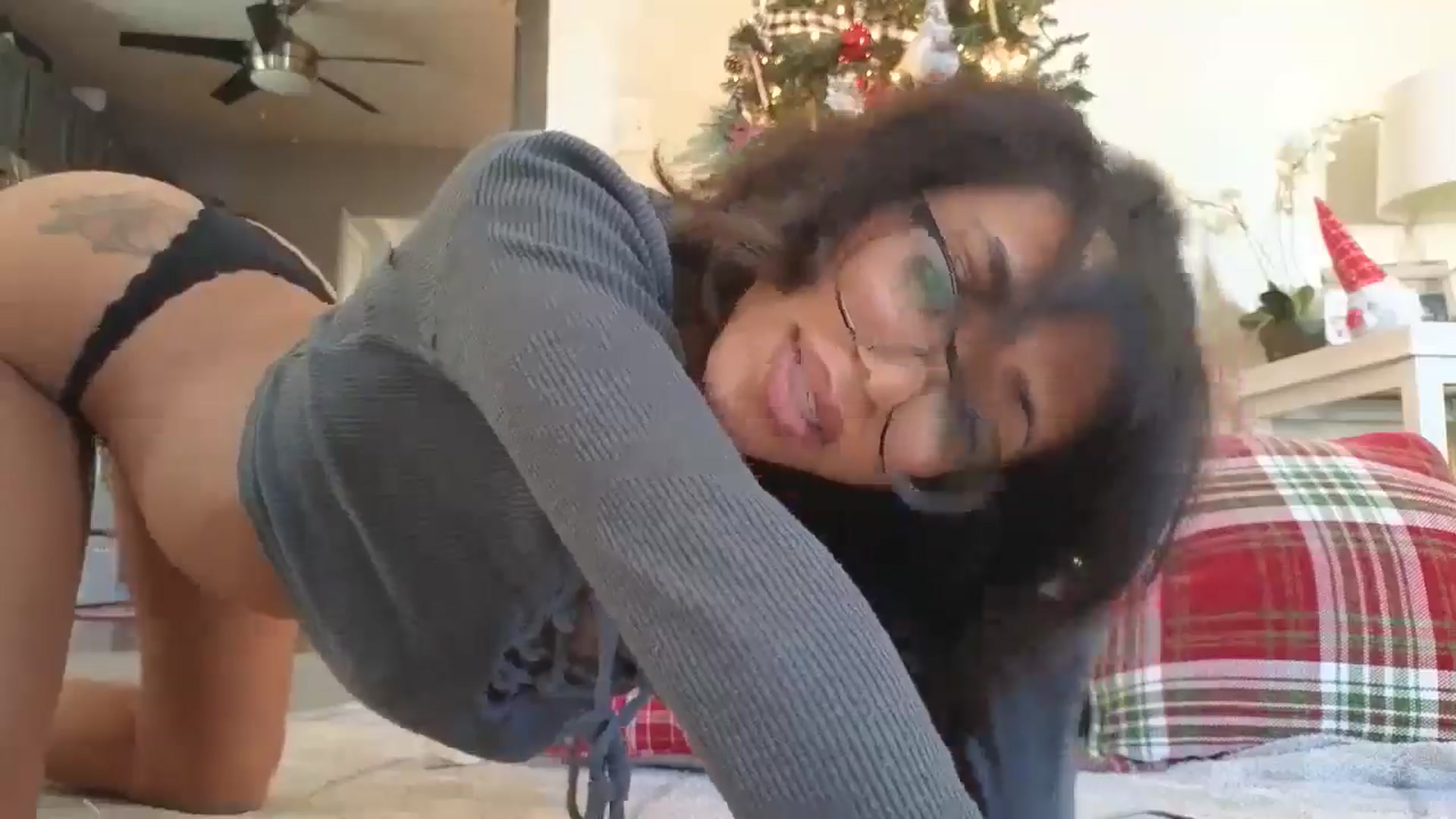 Gallery image thumbnail from Hailey_Love_'s myfreecams stream on, 12/02/2024, 16:49 image 8 of 20