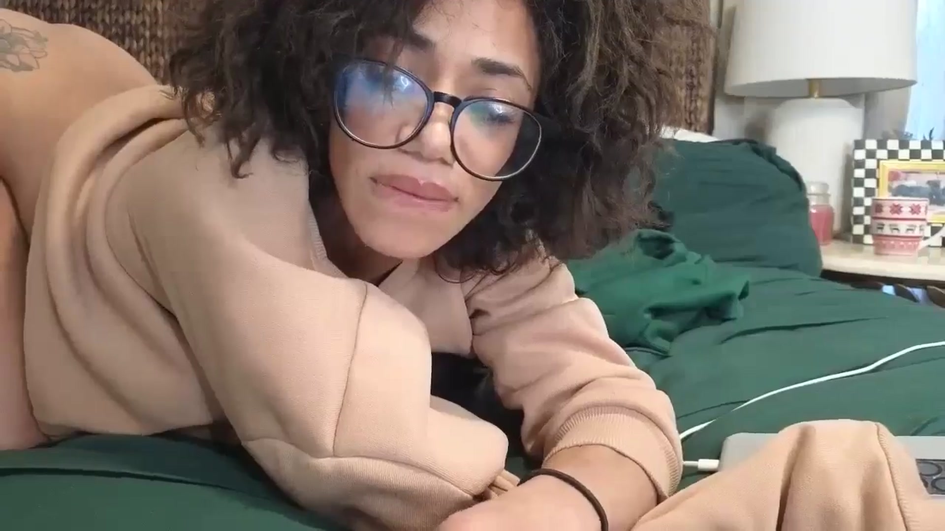 Gallery image thumbnail from Hailey_Love_'s myfreecams stream on, 12/26/2024, 19:21 image 12 of 20