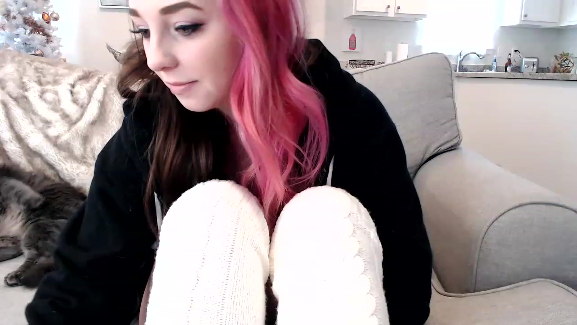 Gallery image thumbnail from HailzTheQueen's myfreecams stream on, 11/27/2022, 18:56 image 5 of 20