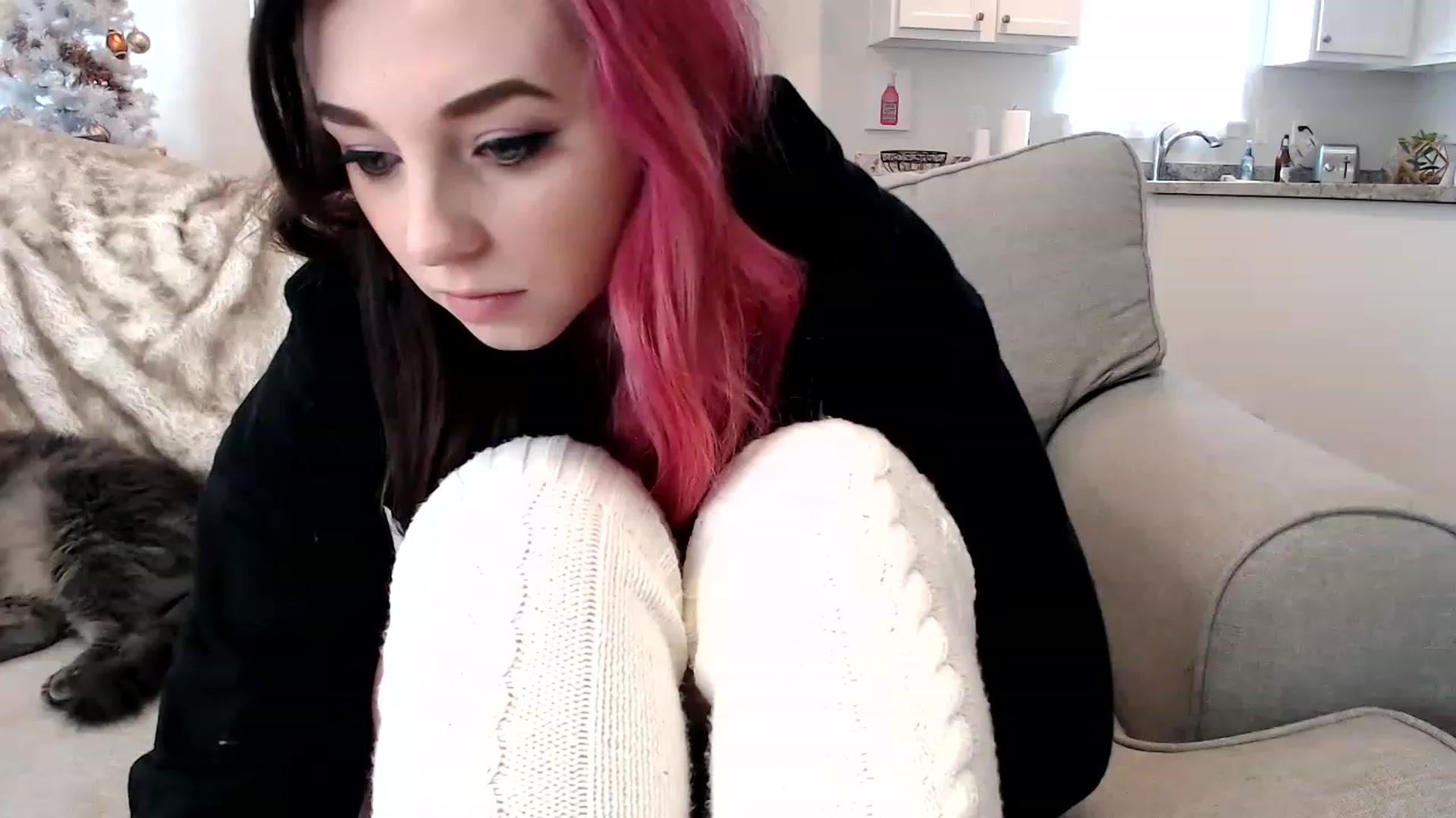 Gallery image thumbnail from HailzTheQueen's myfreecams stream on, 11/27/2022, 18:56 image 4 of 20