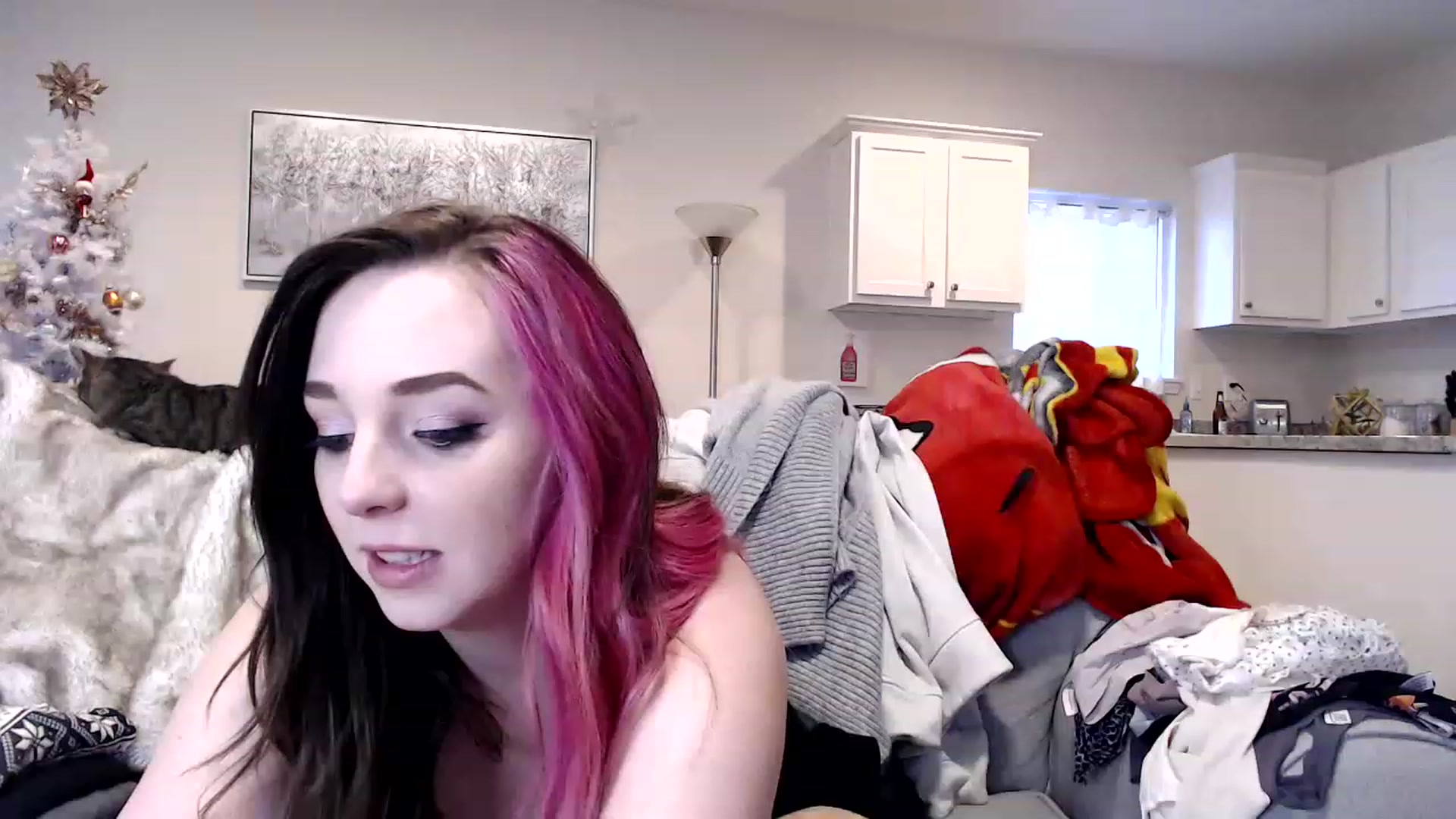 Gallery image thumbnail from HailzTheQueen's myfreecams stream on, 11/27/2022, 23:06 image 7 of 20